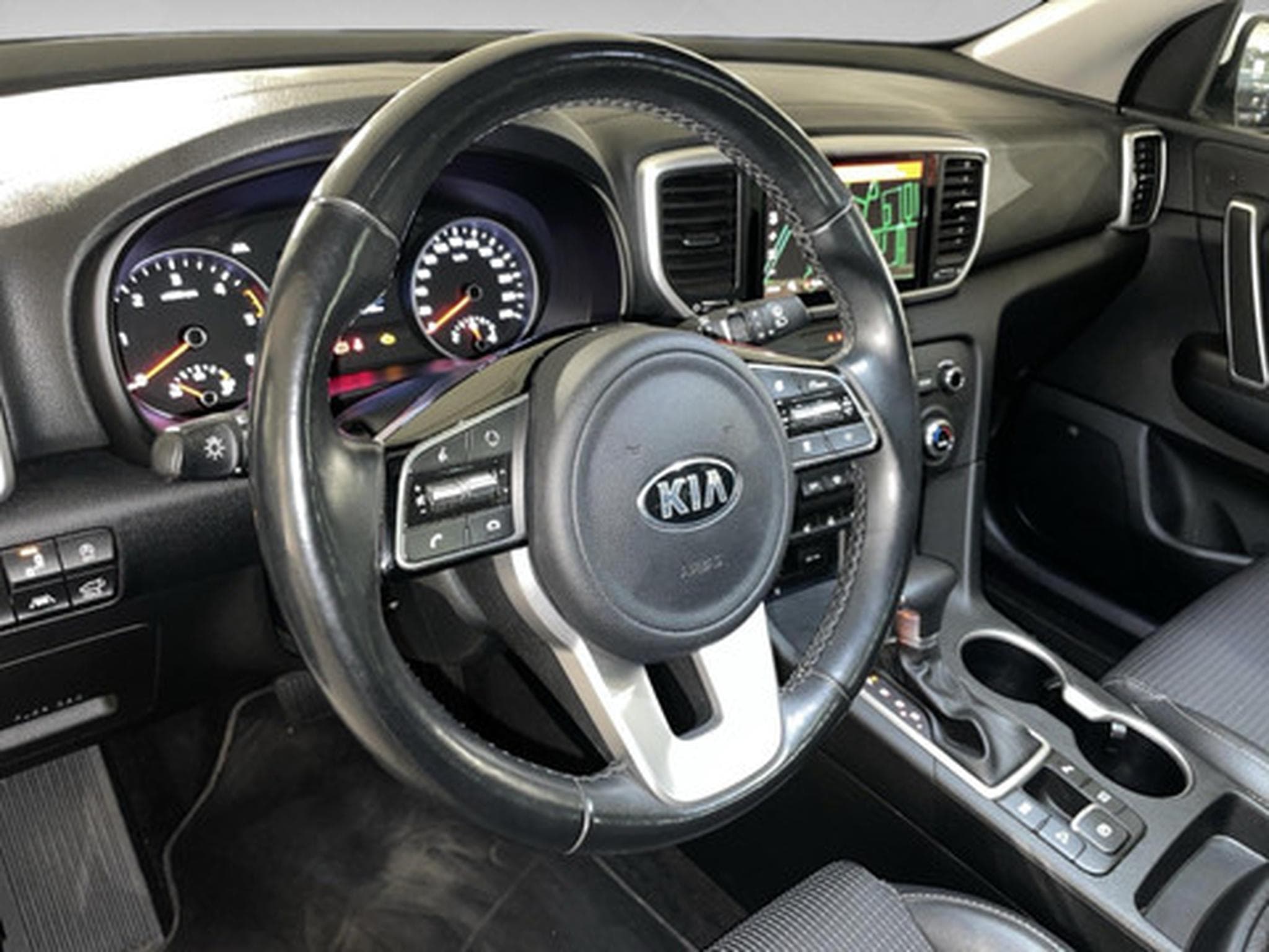 Kia Sportage 1.6 CRDi 136 7DCT ISG (2021) - Photo 8