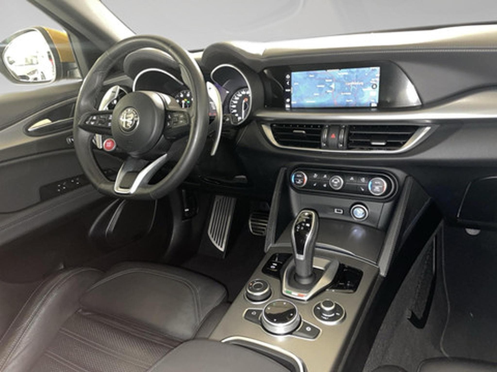 Alfa-Romeo Stelvio 2.0 280 GT Junior Ocra AWD (2022) - Photo 7