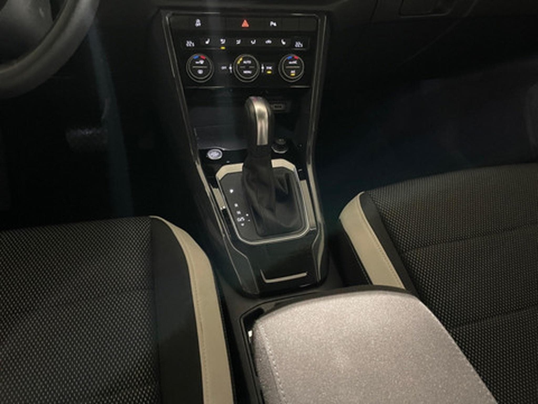 VW T-Roc 1.5 TSI ACT 110kW Style DSG7 (2019) - Photo 10