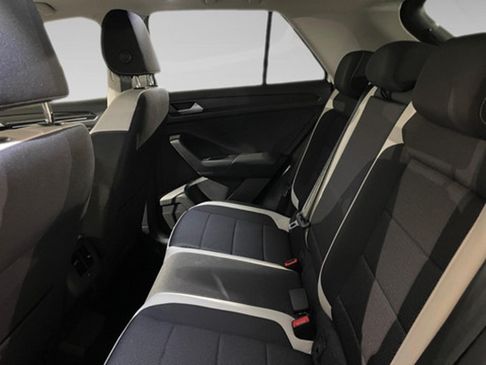 VW T-Roc 1.5 TSI ACT 110kW Style DSG7 (2019) - Photo 11