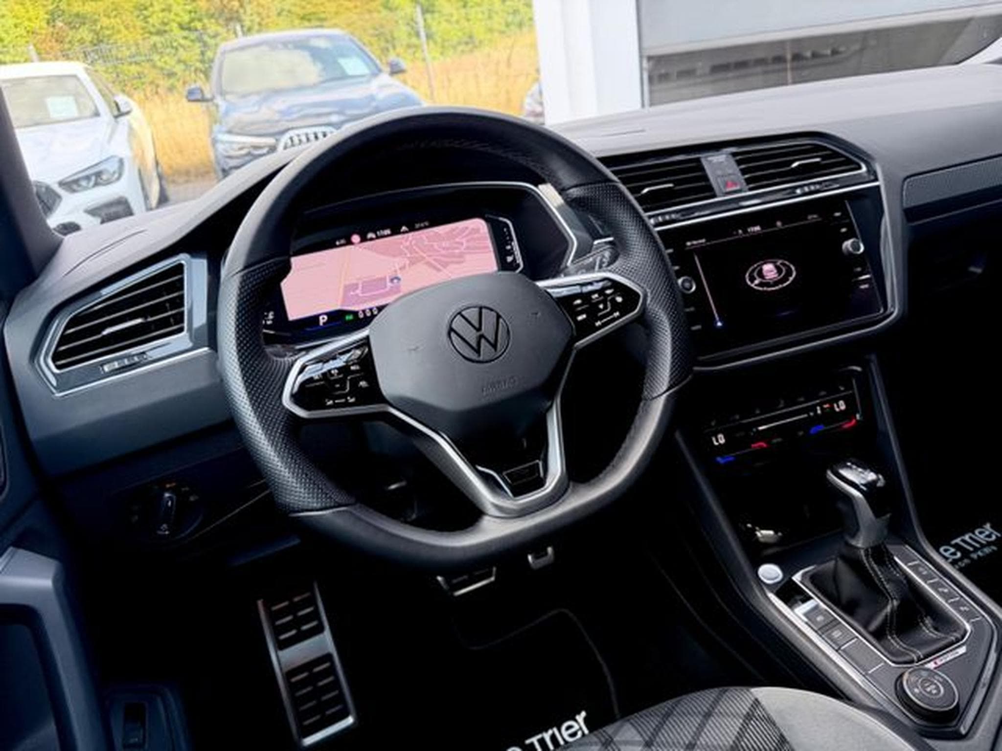 VW Tiguan Tiguan R-Line 2.0 TDI DSG 4M /IQ LIGHT/20''/AHK/ (2021) - Photo 10