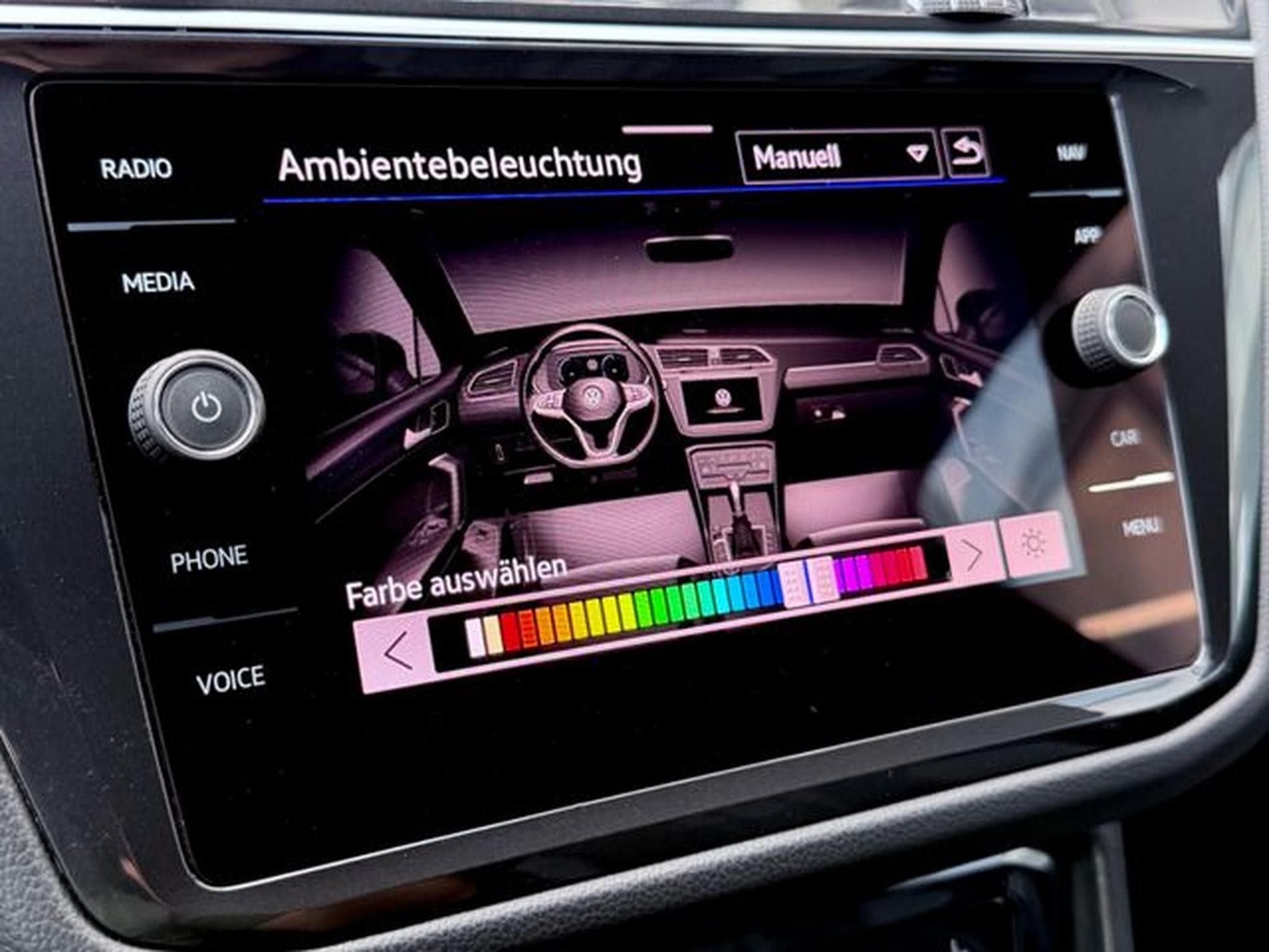 VW Tiguan Tiguan R-Line 2.0 TDI DSG 4M /IQ LIGHT/20''/AHK/ (2021) - Photo 17