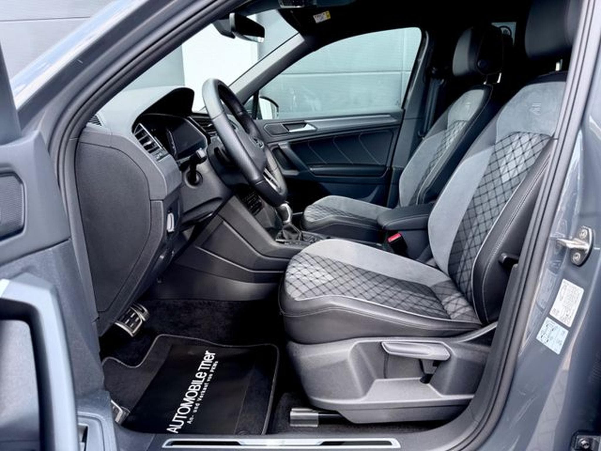 VW Tiguan Tiguan R-Line 2.0 TDI DSG 4M /IQ LIGHT/20''/AHK/ (2021) - Photo 9