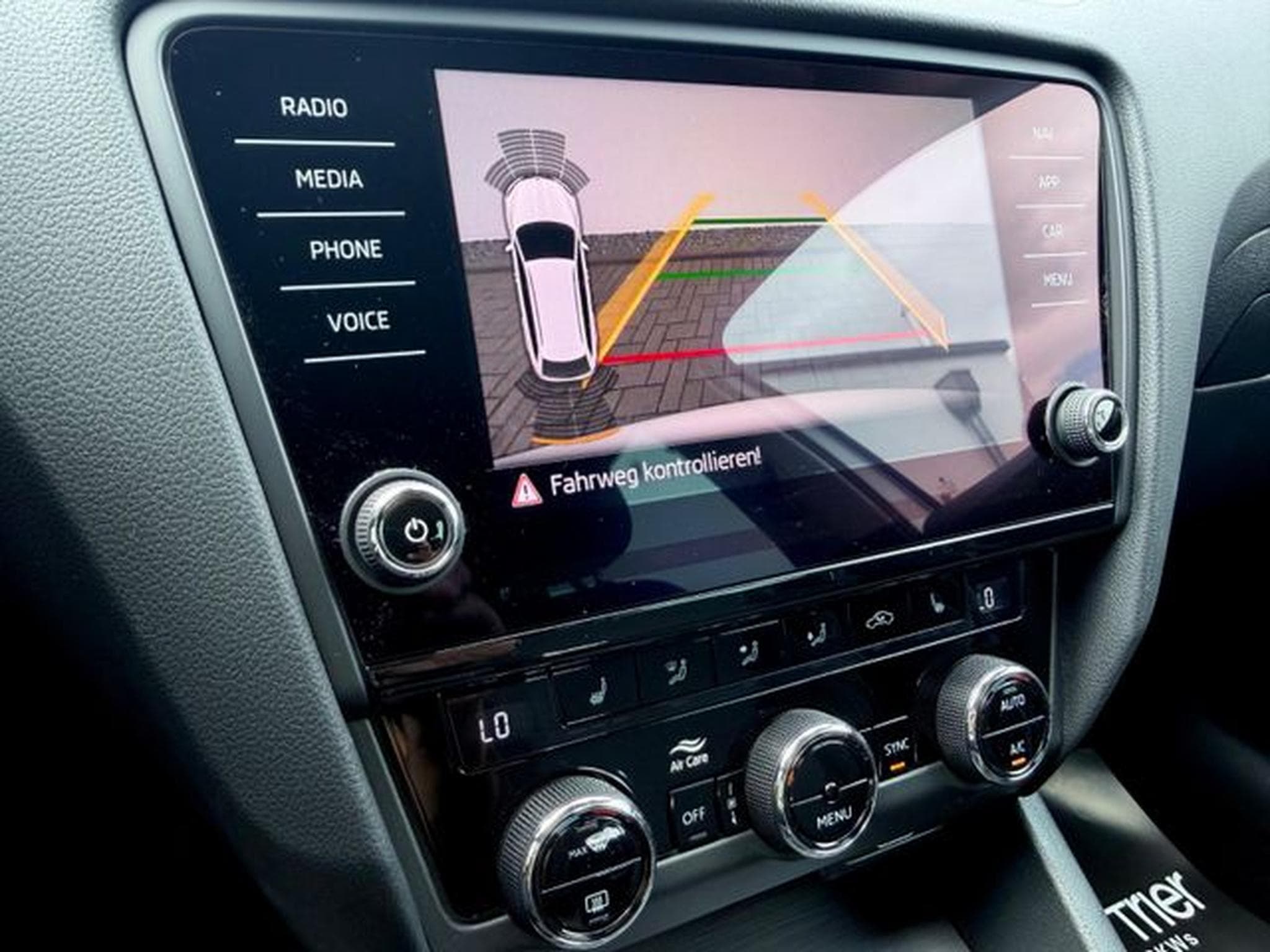 Skoda Octavia Octavia Combi 1.5 TSI DSG /NAVI/LED/ACC/CARPLAY/ (2019) - Photo 17