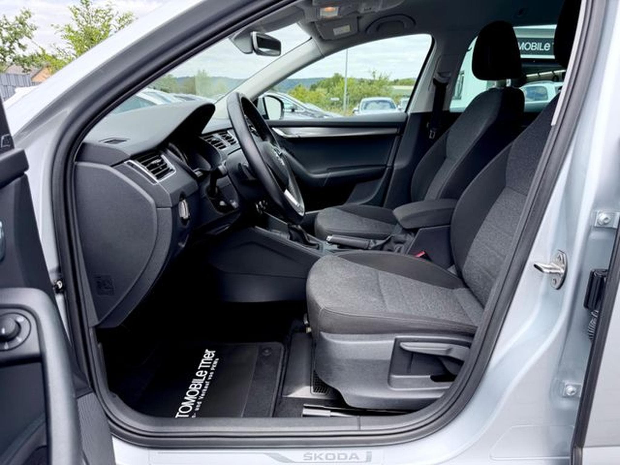 Skoda Octavia Octavia Combi 1.5 TSI DSG /NAVI/LED/ACC/CARPLAY/ (2019) - Photo 9