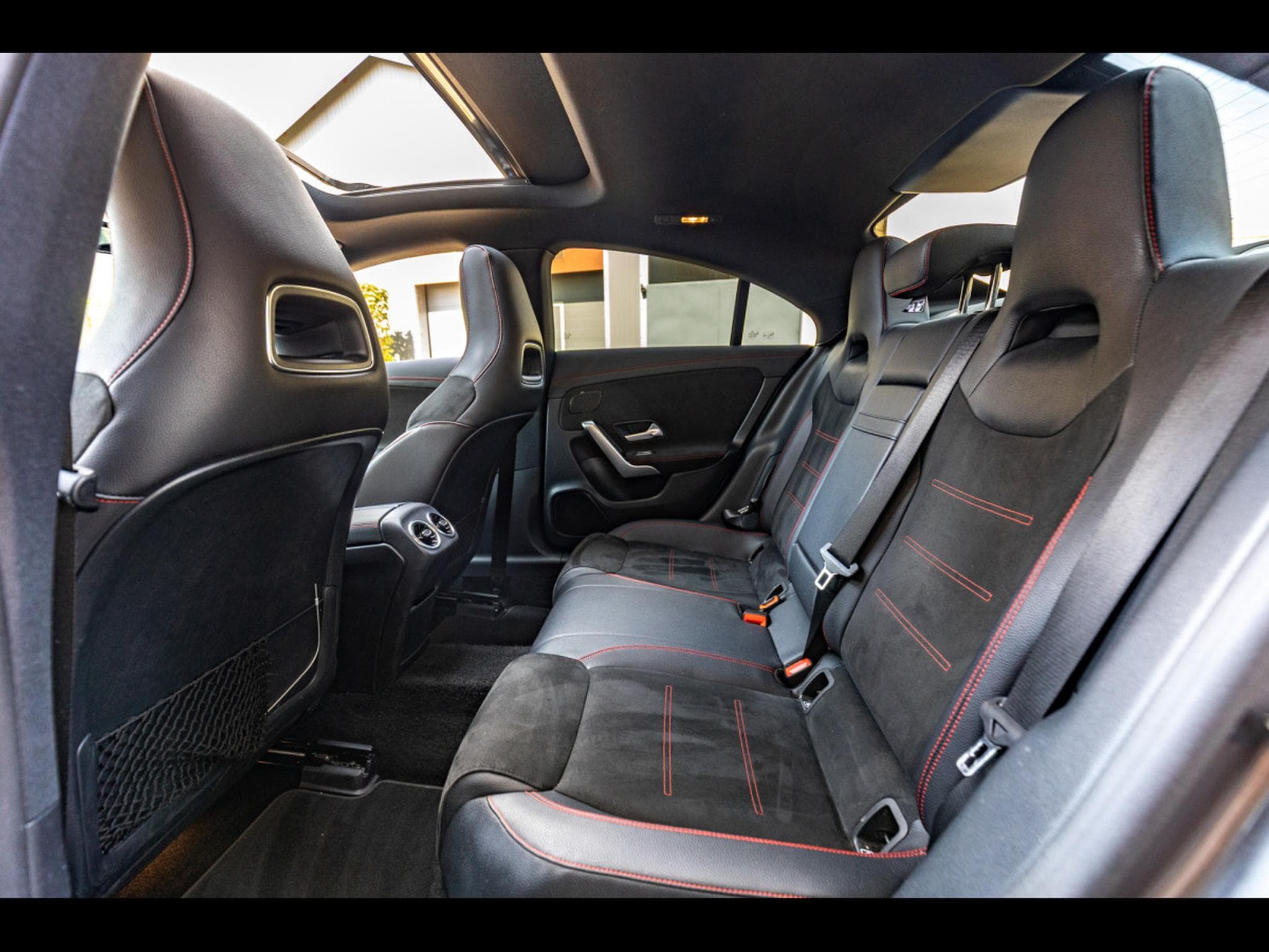 Mercedes CLA 200 COUPE AMG-LINE – MOUNTAINGRAU METALLIC (2019) - Photo 13