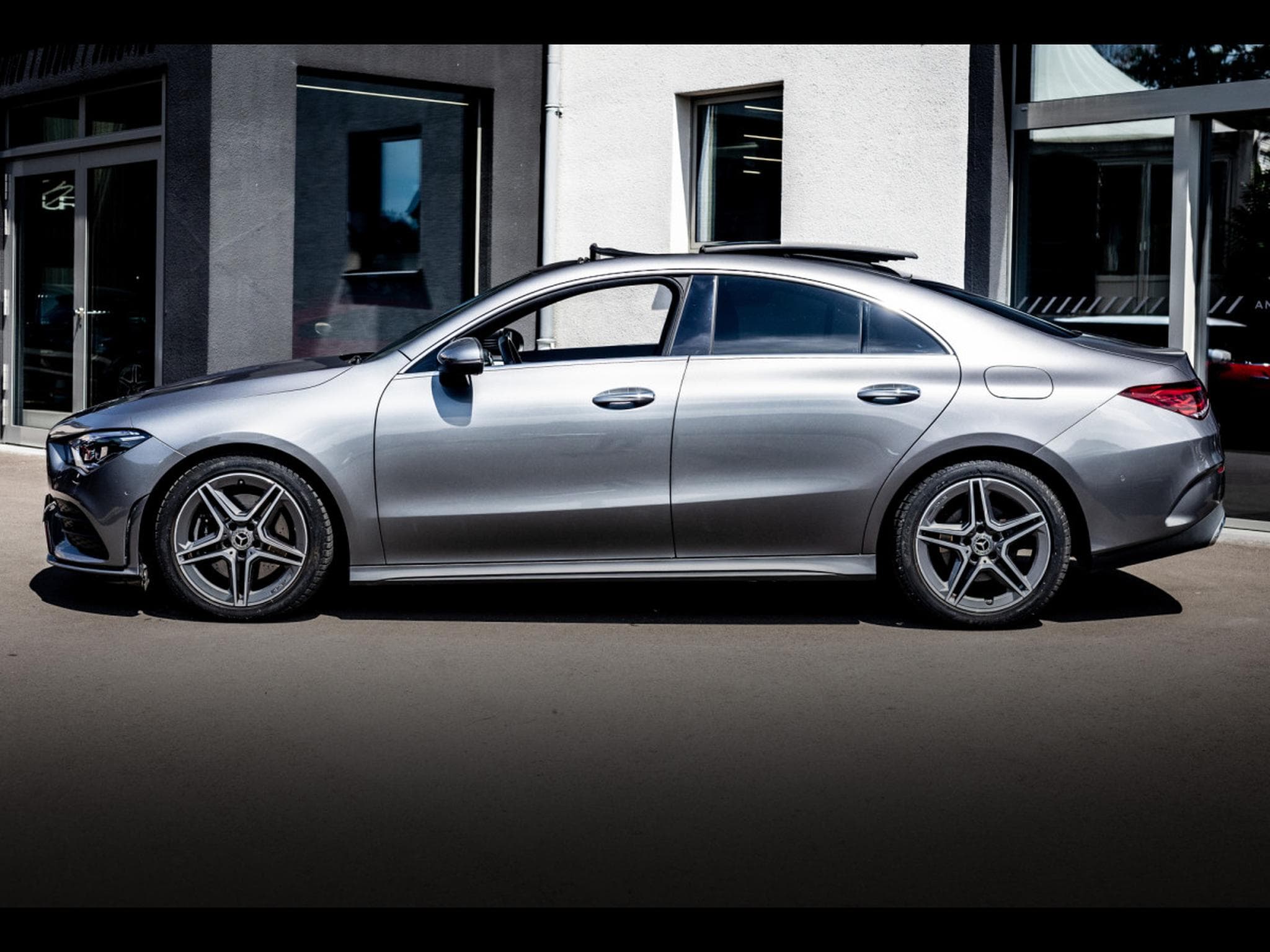 Mercedes CLA 200 COUPE AMG-LINE – MOUNTAINGRAU METALLIC (2019) - Photo 2