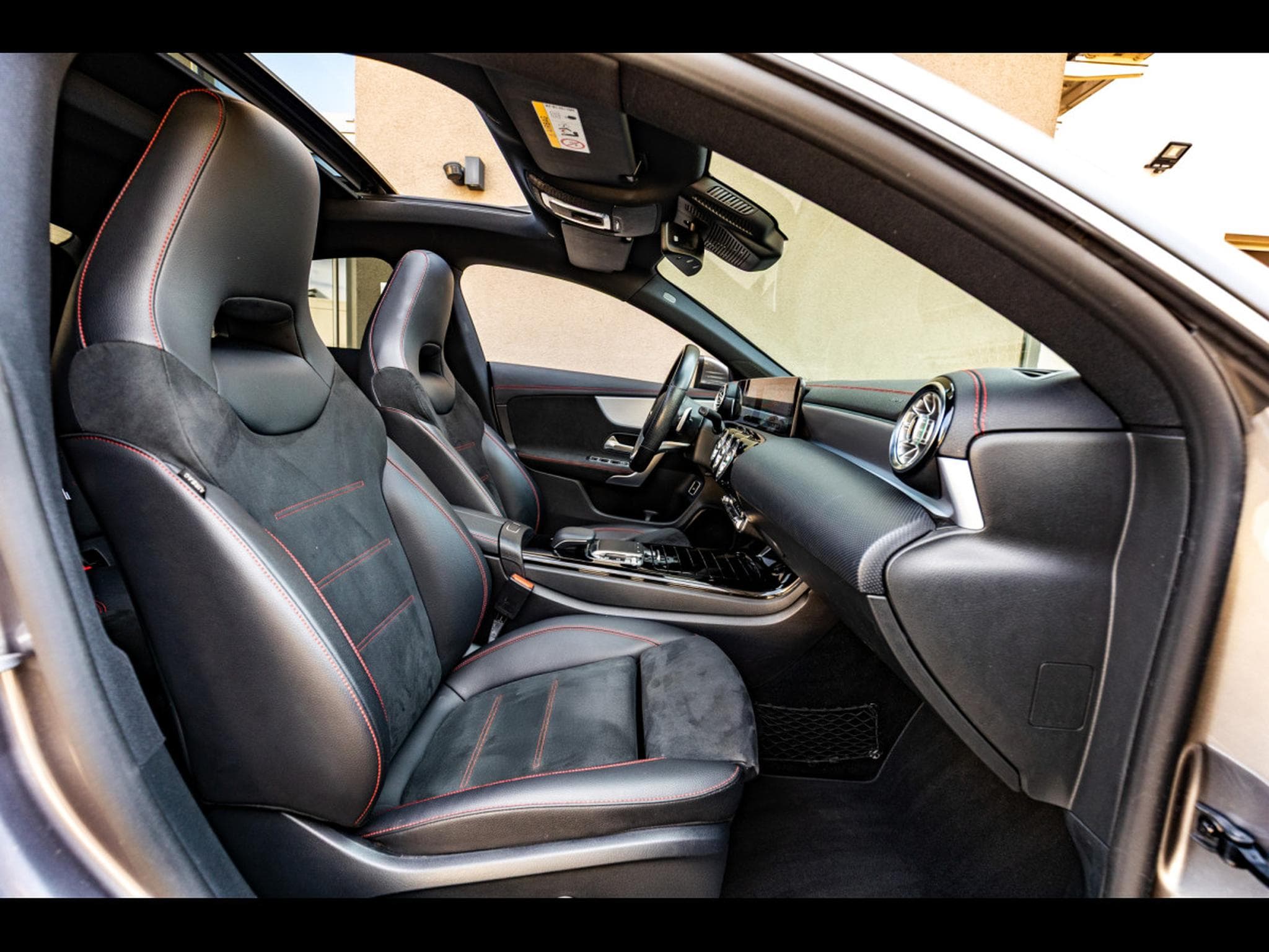 Mercedes CLA 200 COUPE AMG-LINE – MOUNTAINGRAU METALLIC (2019) - Photo 21