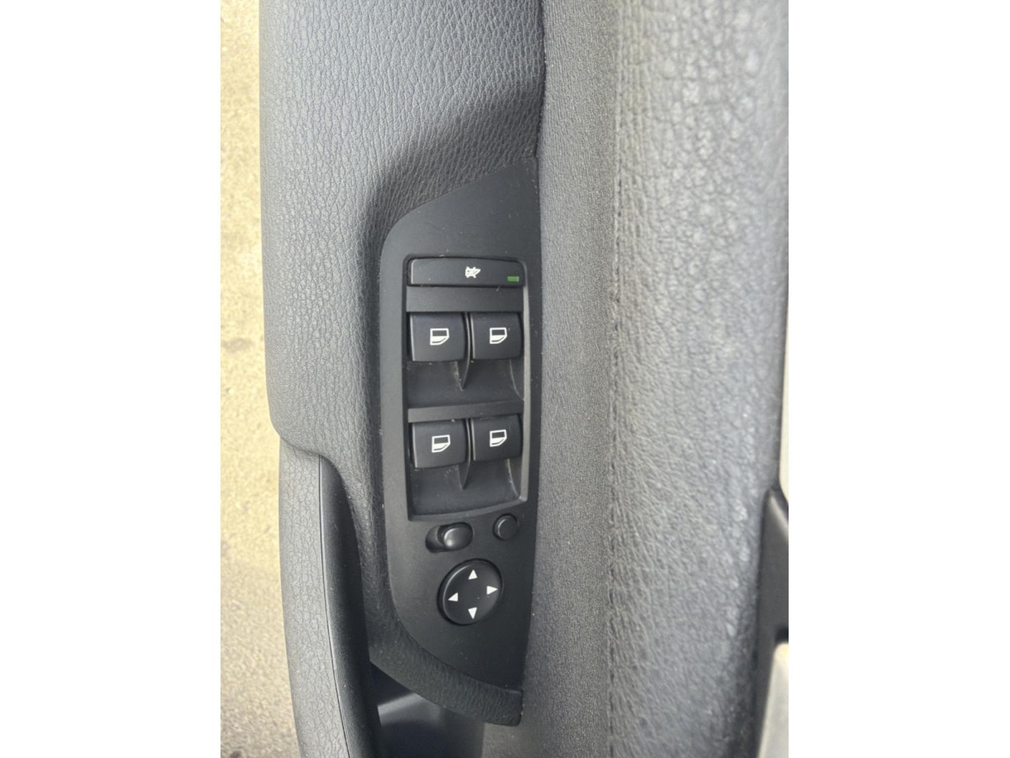 BMW X1 20D 143CV XDRIVE PACK LUXE (2011) - Photo 11