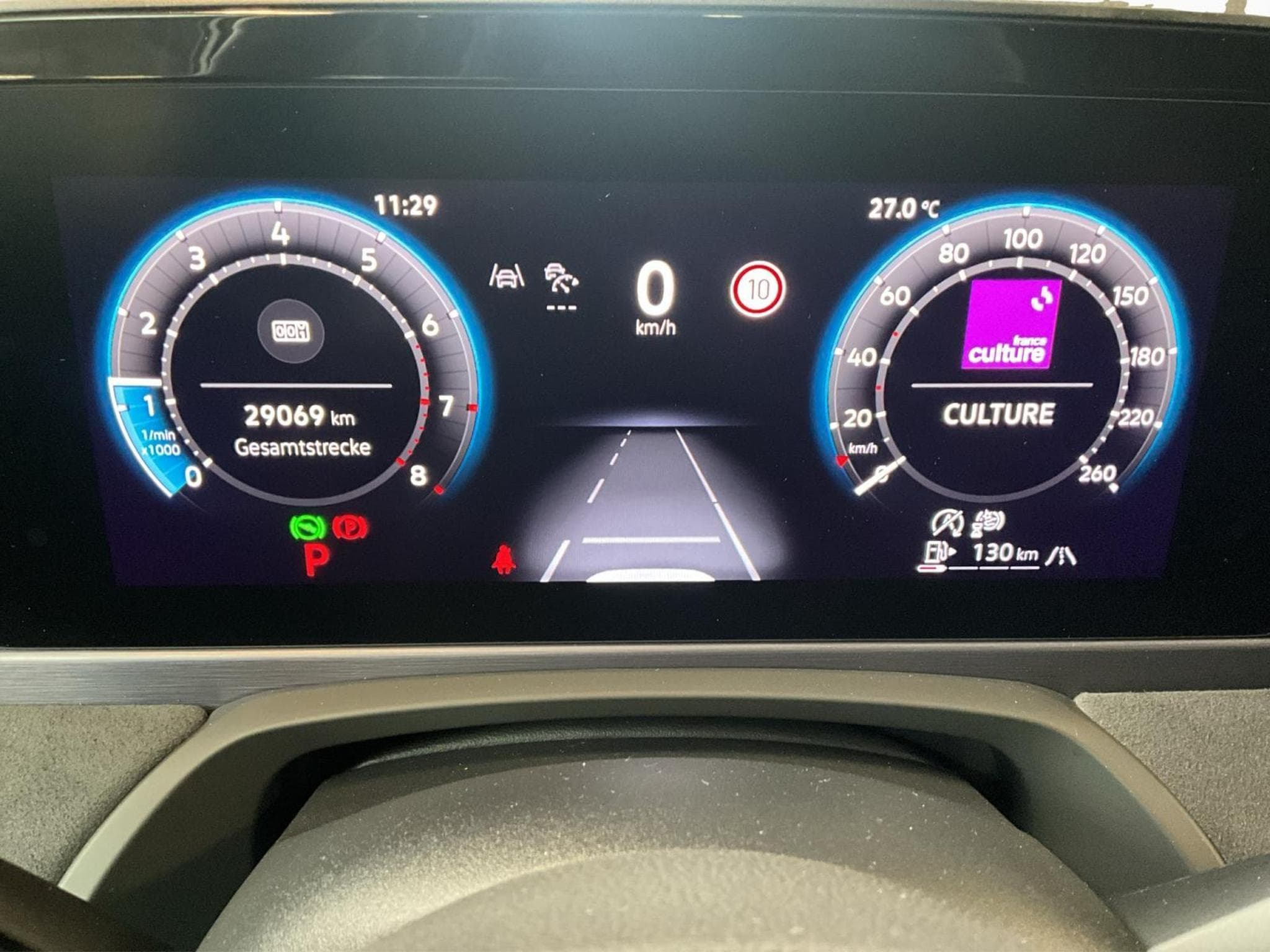 VW Passat R-Line+DSG+4M+IQ-Drive+Pano+Soundsystem+AHK (2024) - Foto 11