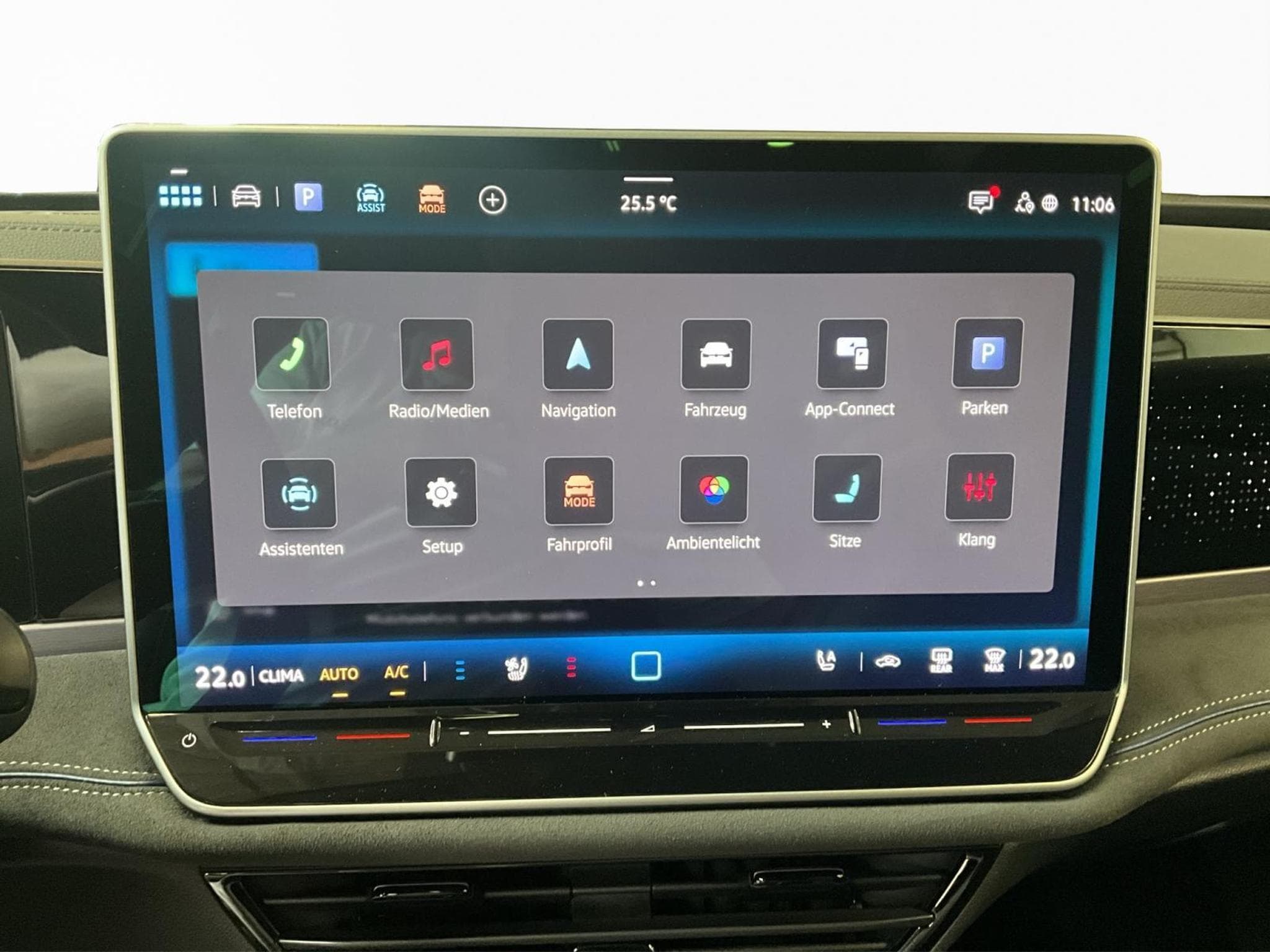 VW Passat R-Line+DSG+4M+IQ-Drive+Pano+Soundsystem+AHK (2024) - Foto 13