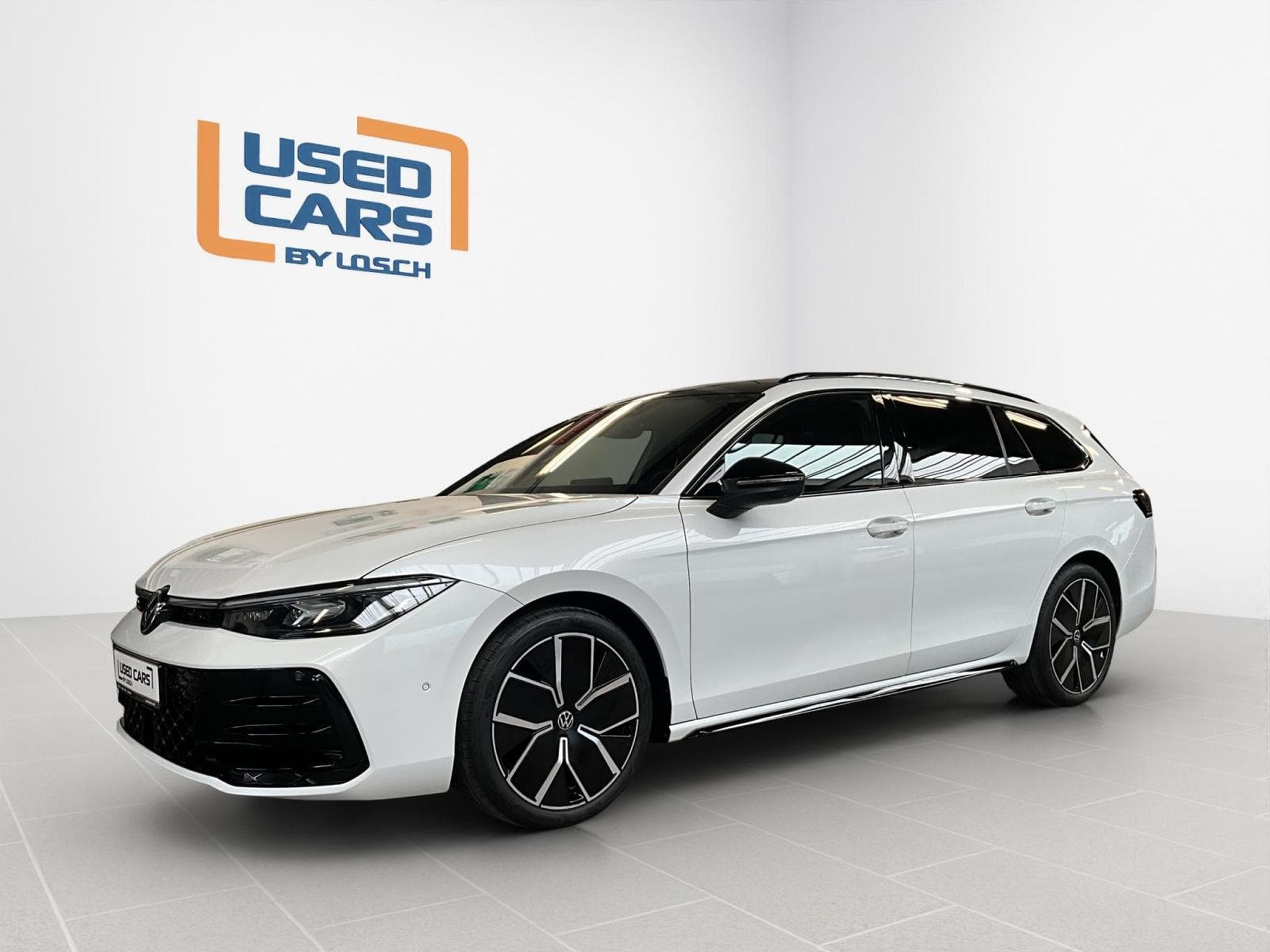 VW Passat R-Line+DSG+4M+IQ-Drive+Pano+Soundsystem+AHK (2024) - Foto 4