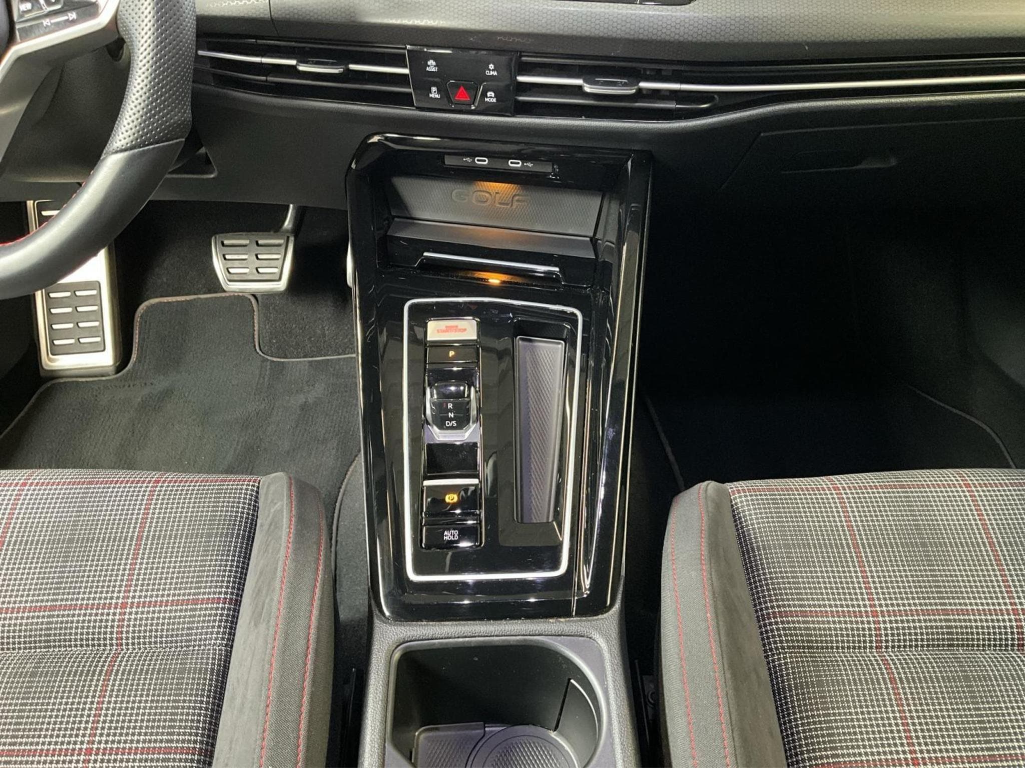 VW Golf GTI+DSG+Black-Style+Matrix-LED+Navi (2024) - Foto 18