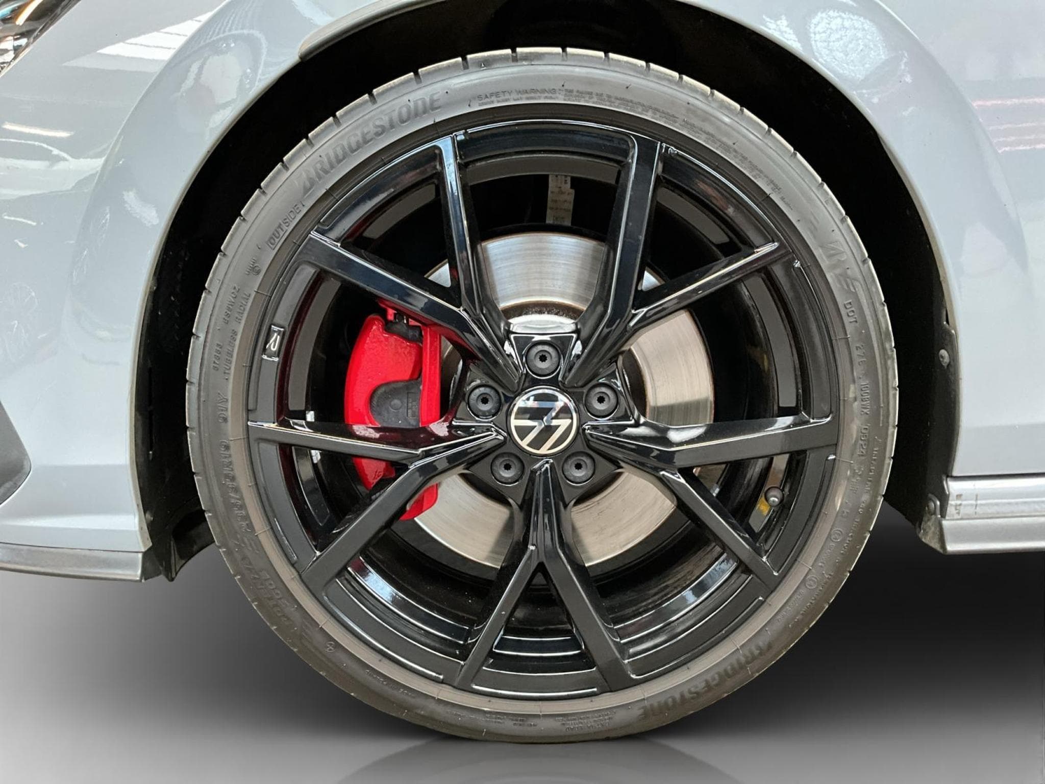 VW Golf GTI+DSG+Black-Style+Matrix-LED+Navi (2024) - Foto 8