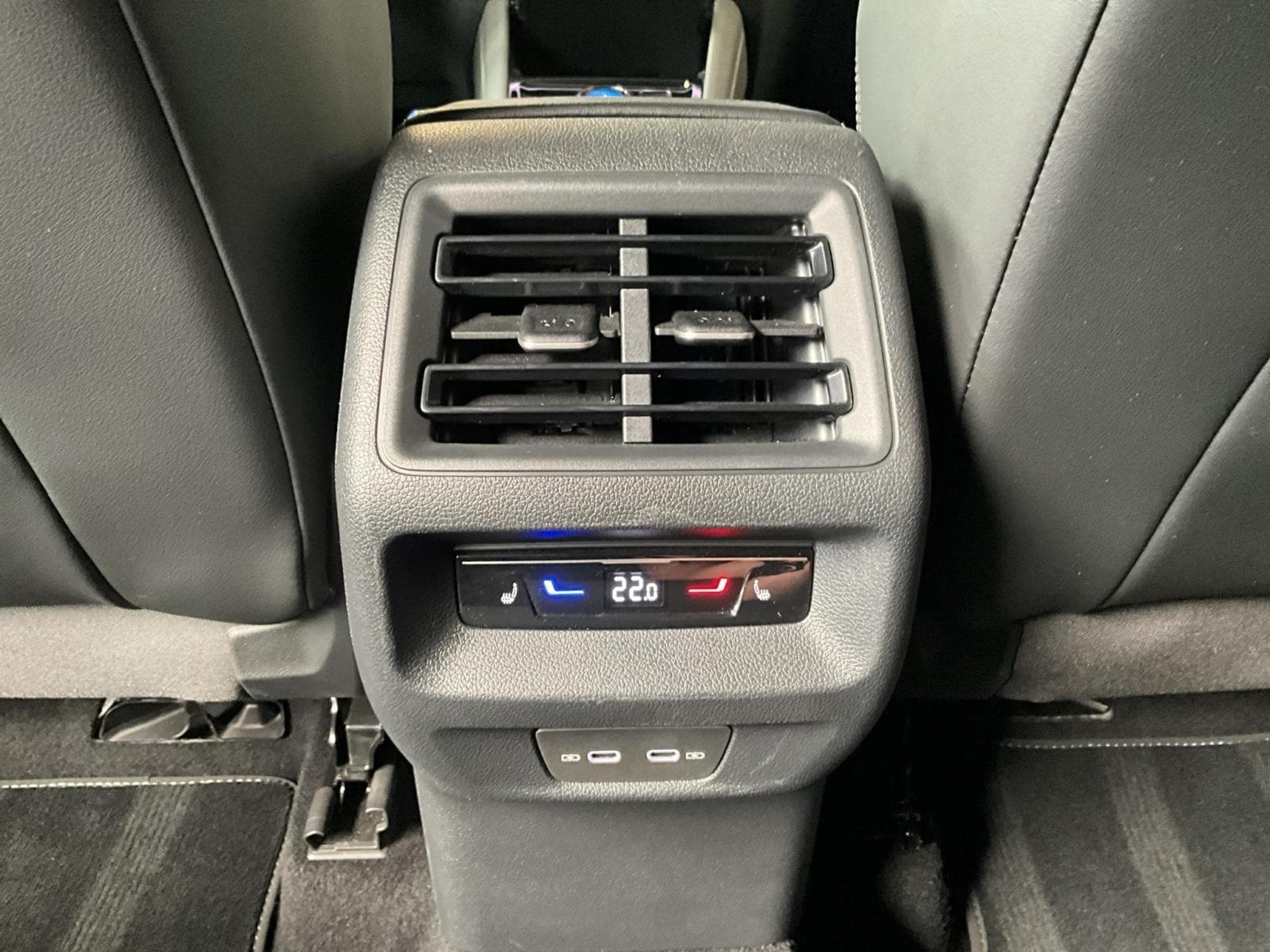 VW Tayron R-Line+DSG+4M+7Sitze+P.Confort+Pano+P.Travel+P.Info (2025) - Foto 22