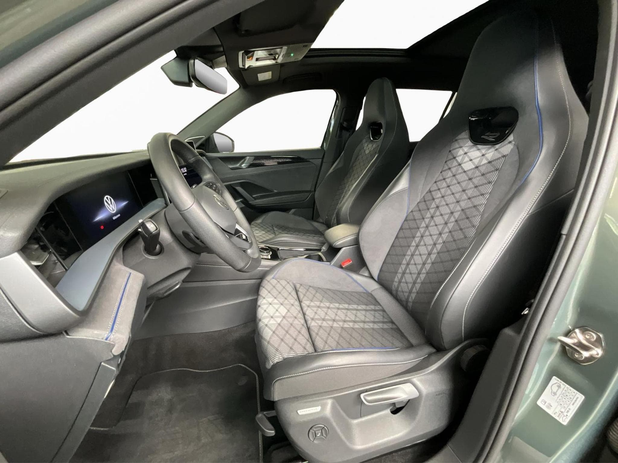 VW Tayron R-Line+DSG+4M+7Sitze+P.Confort+Pano+P.Travel+P.Info (2025) - Foto 9