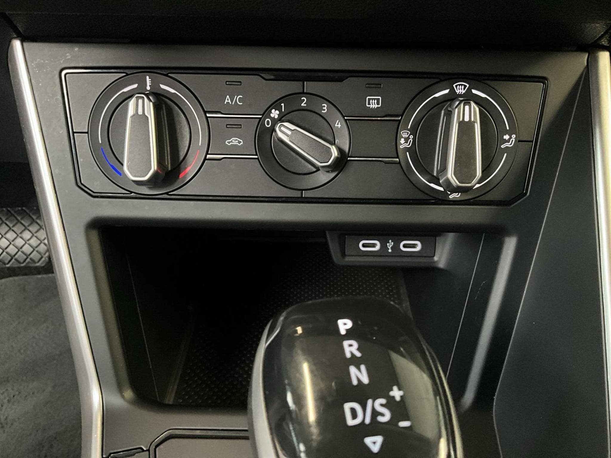 VW Polo Life+DSG+RearView+LED+Digi+ (2023) - Foto 19