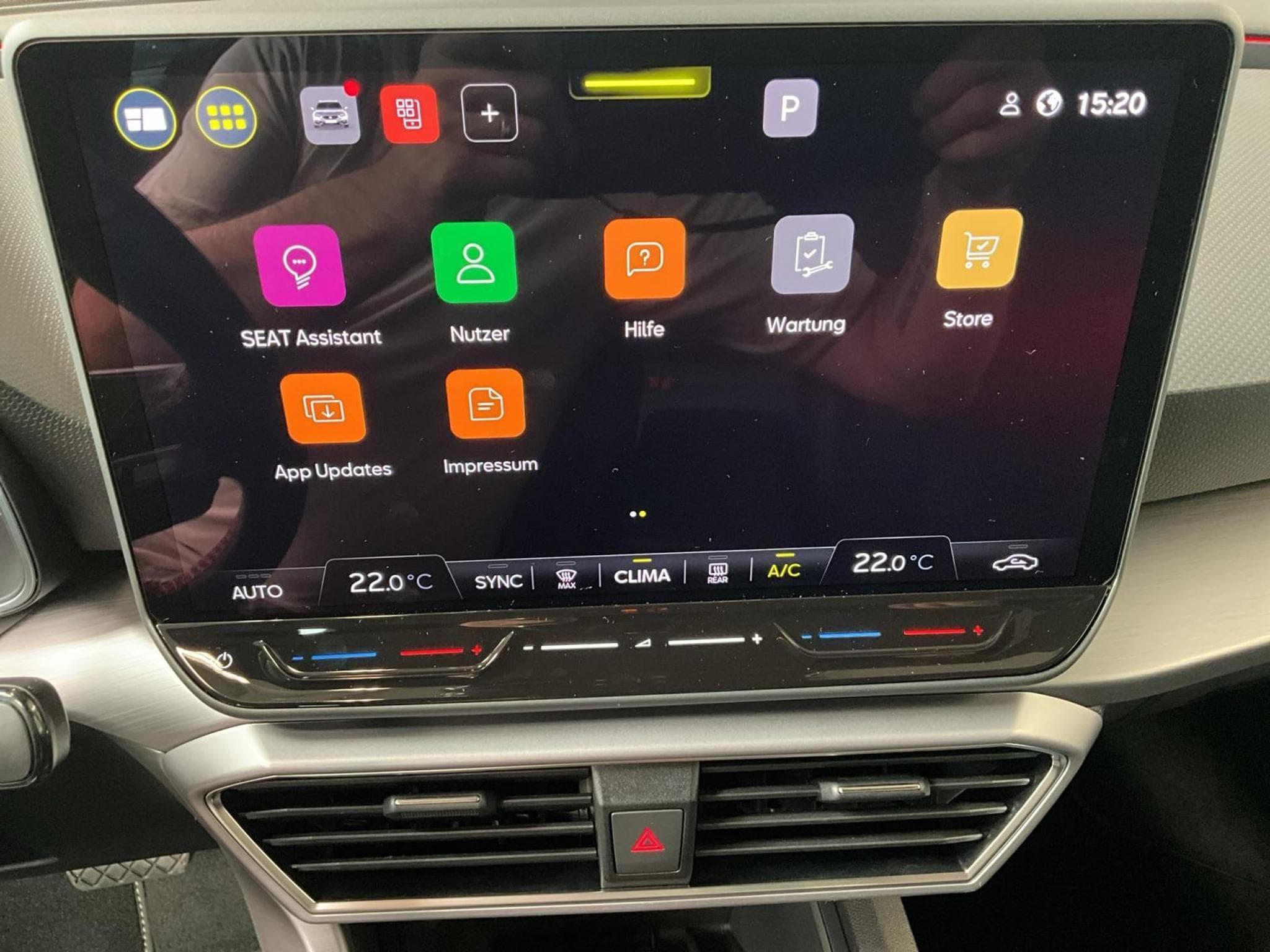 Seat Leon ST+FR+DSG+Matrix-LED+Pano+P.Vision+AHK (2025) - Photo 21