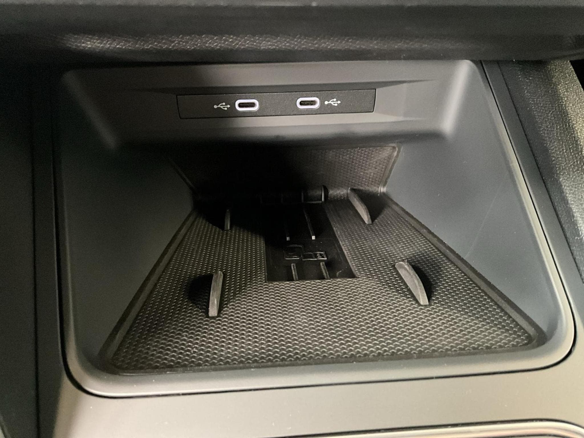 Seat Leon ST+FR+DSG+Matrix-LED+Pano+P.Vision+AHK (2025) - Photo 22
