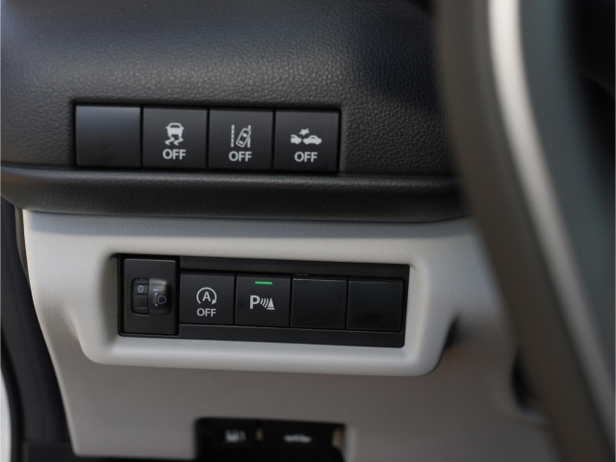 Suzuki Swift 1.2 Dualjet Hybrid Kamera Navi Automatik 8-fach bereift (2025) - Photo 6