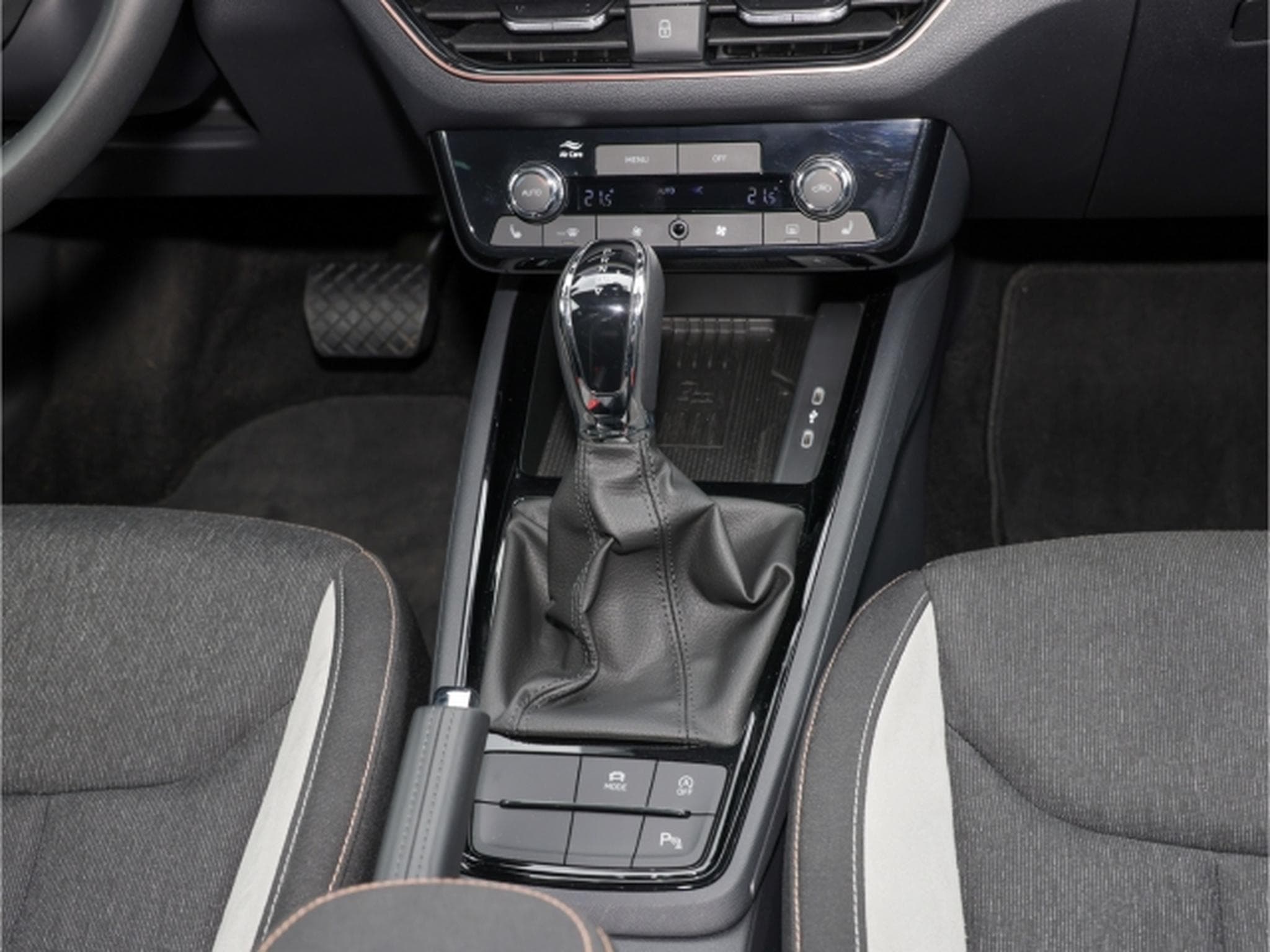Skoda Kamiq First Edition 1.5 TSI DSG Kamera Navi (2024) - Photo 11