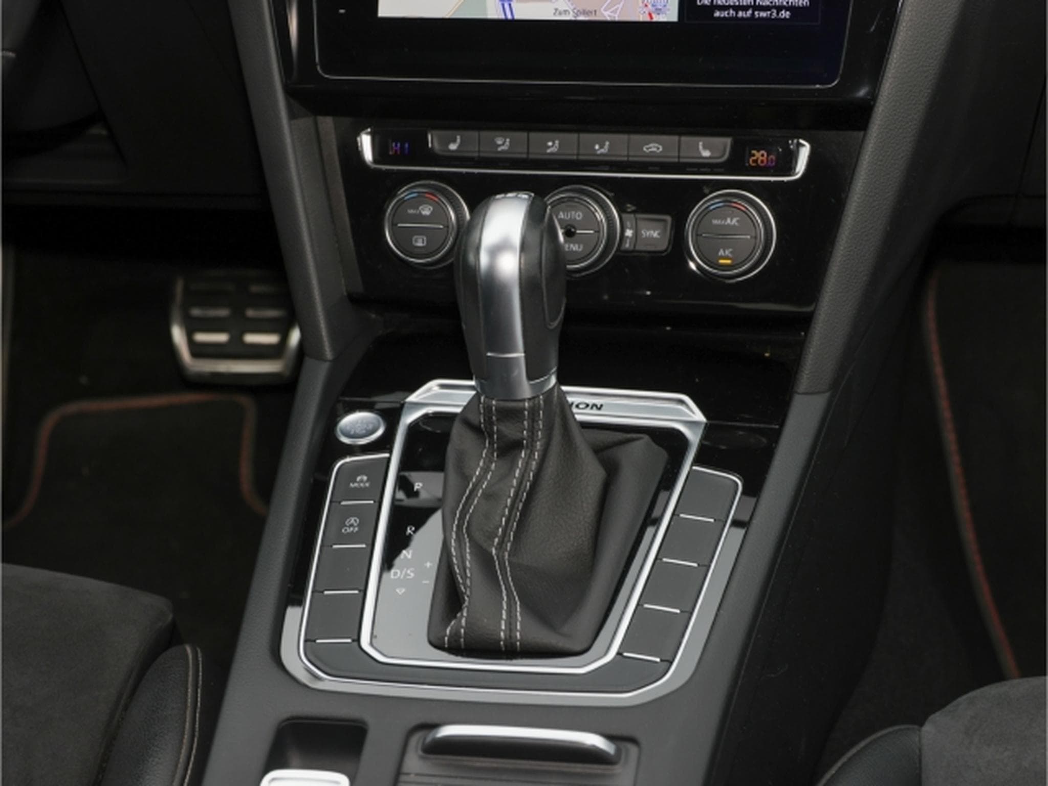 VW Arteon R-Line 2.0 TSI4 Motion DSG Business StandHZG (2019) - Photo 11