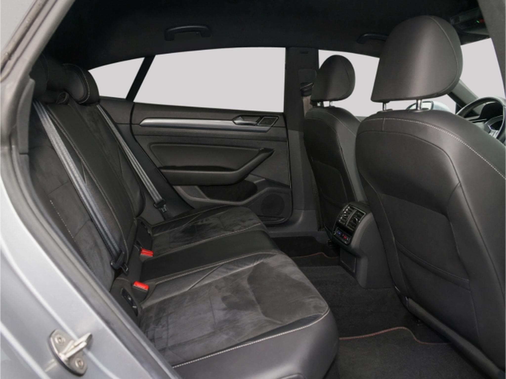 VW Arteon R-Line 2.0 TSI4 Motion DSG Business StandHZG (2019) - Photo 9