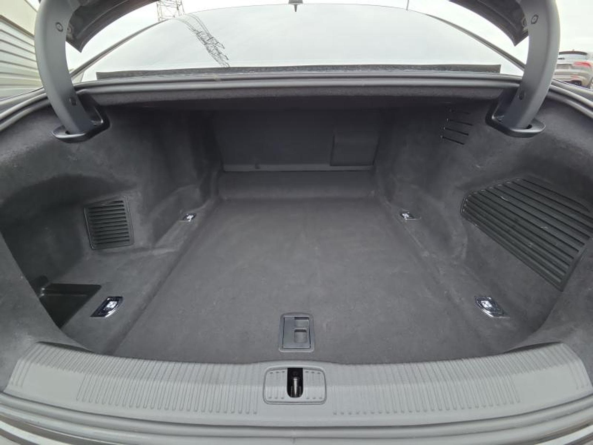 Audi A8 A8 50 TDI quattro 286 ch Tiptronic S-LINE (2025) - Foto 18