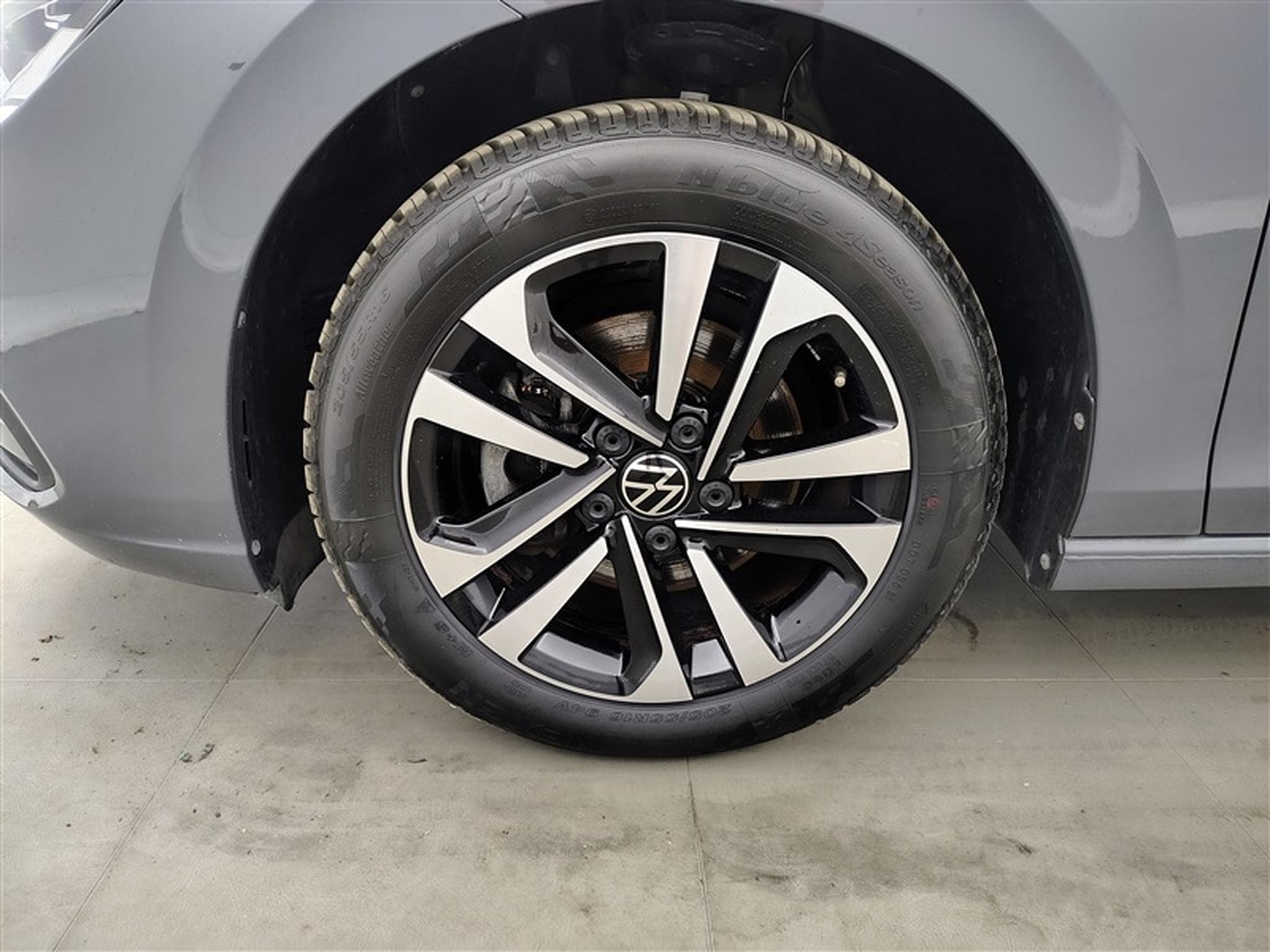 VW Golf 1.0 TSI 110cv United NAVI / FULL LED / PDC AV+AR / JA 16" (2021) - Photo 6
