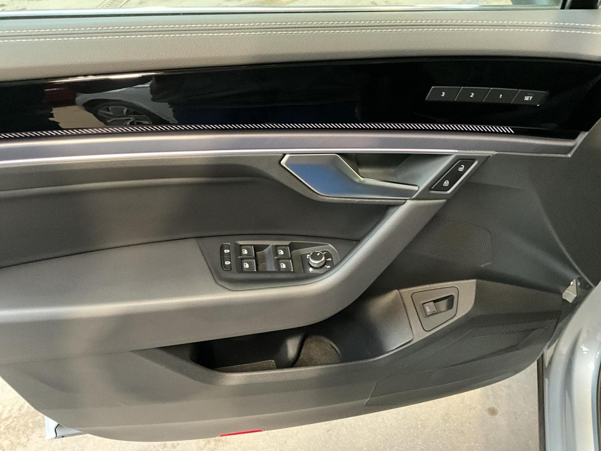 VW Touareg R-Line+V6+Aut.+4M+Pano+360 (2025) - Foto 14