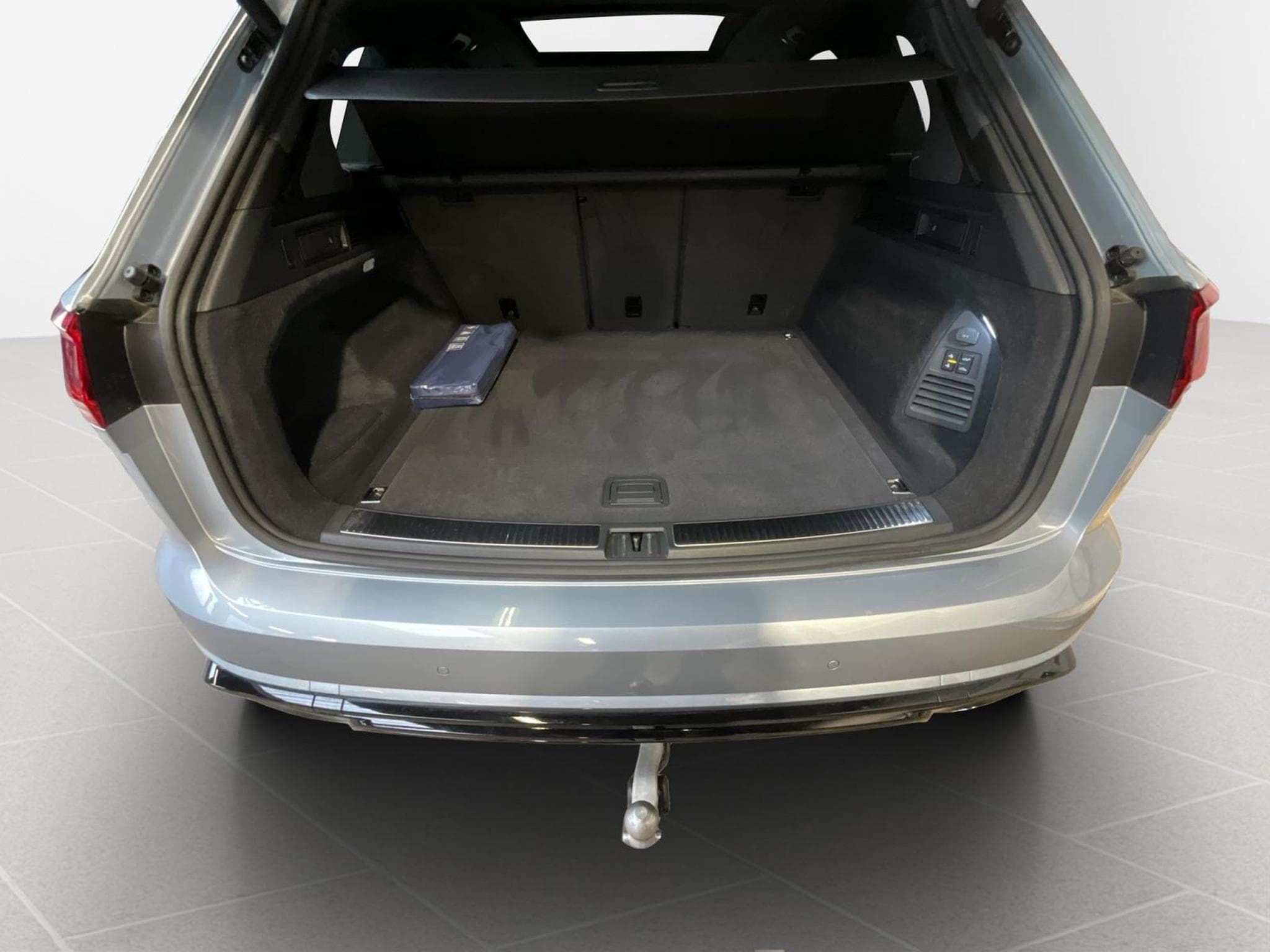 VW Touareg R-Line+V6+Aut.+4M+Pano+360 (2025) - Foto 17