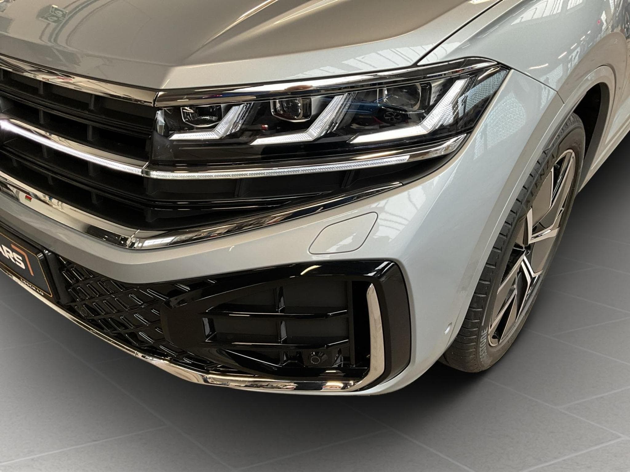 VW Touareg R-Line+V6+Aut.+4M+Pano+360 (2025) - Foto 18