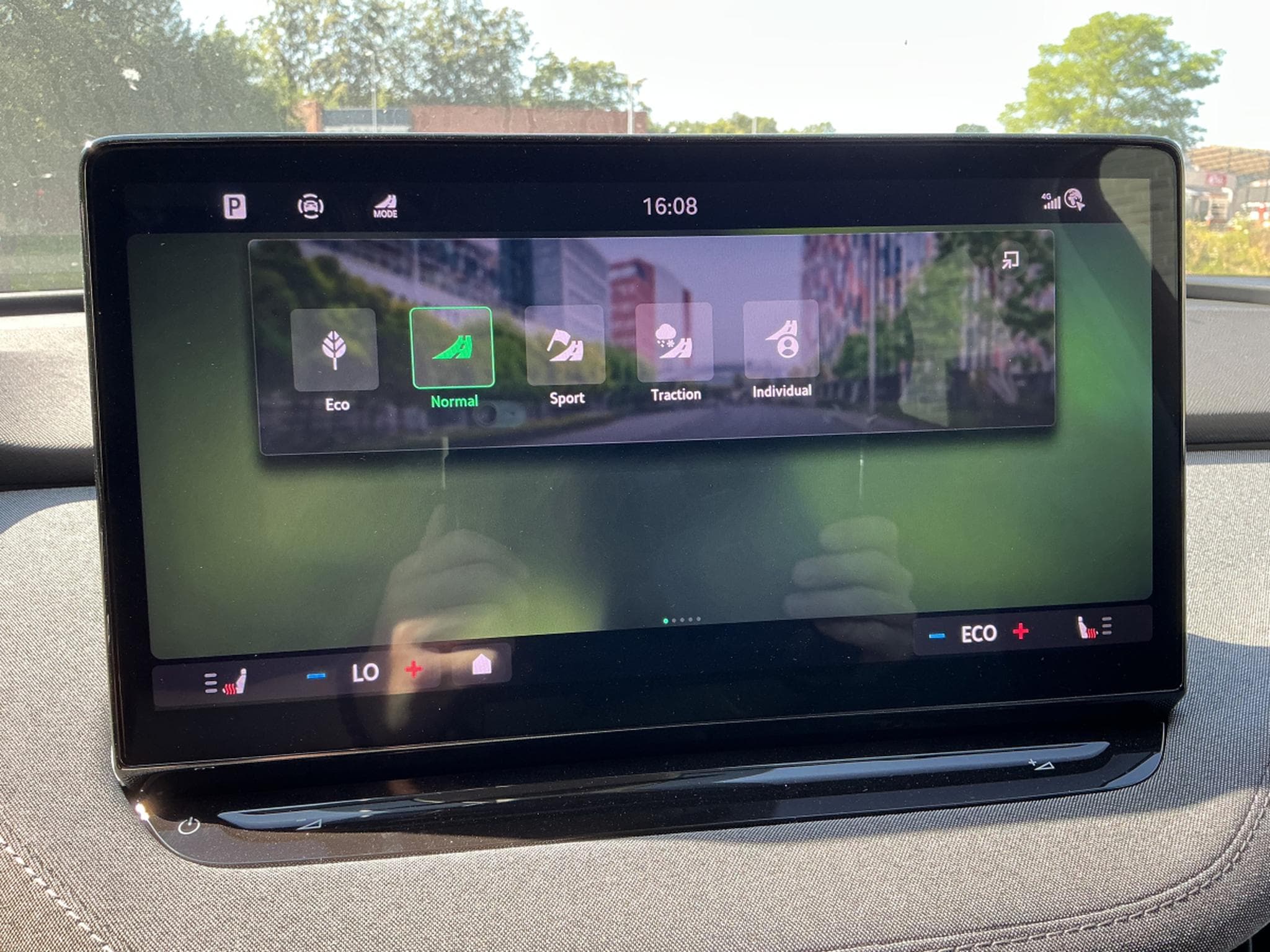 Skoda Enyaq 85X AWD (2025) - Foto 10