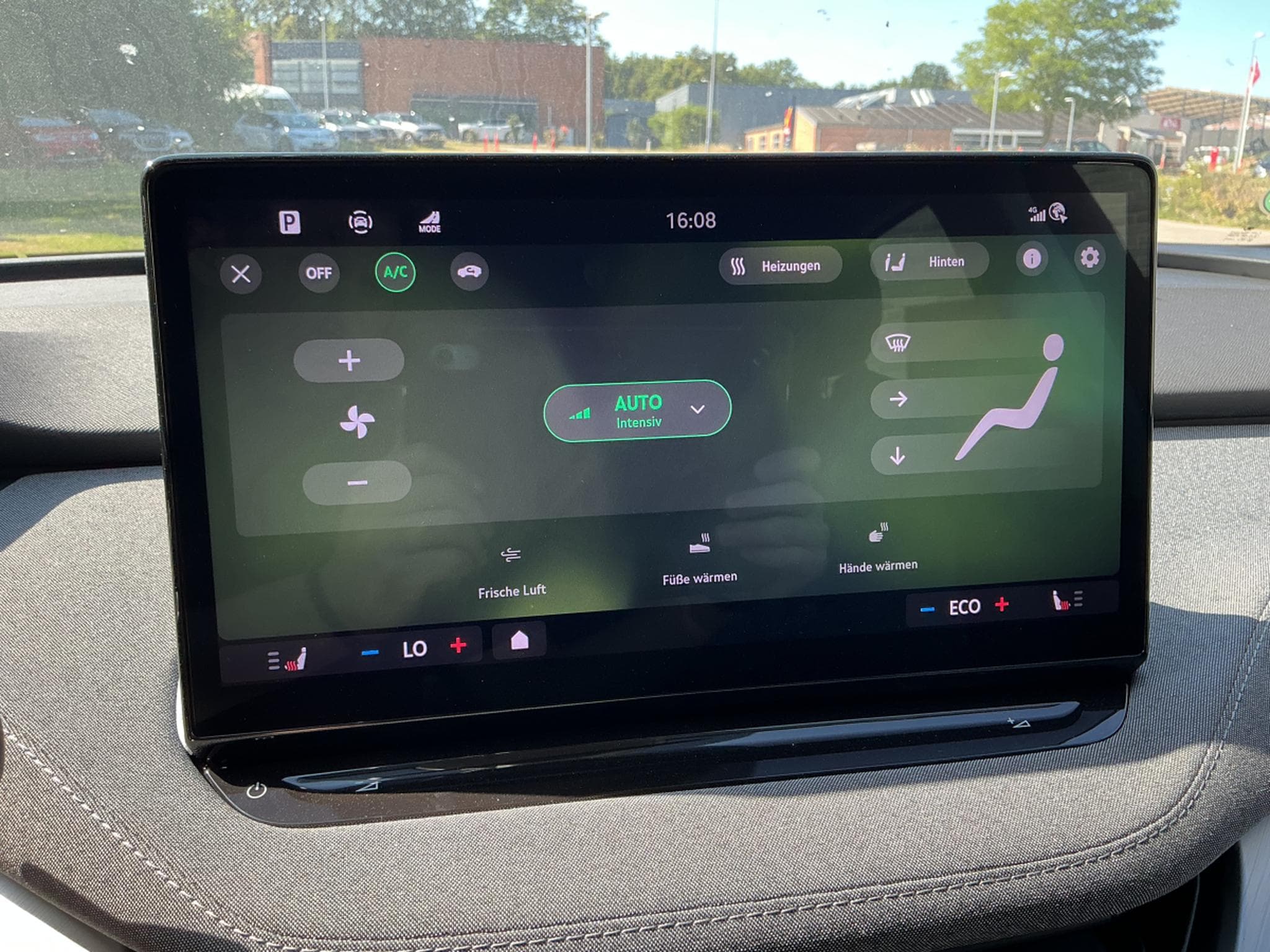 Skoda Enyaq 85X AWD (2025) - Foto 9
