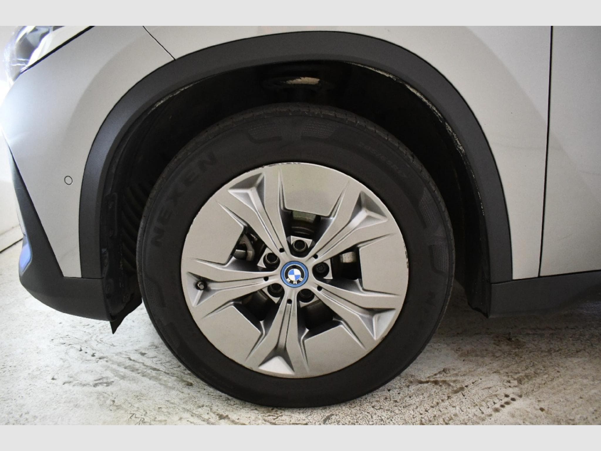 Bmw iX1 xDrive30 (2023) - Foto 9