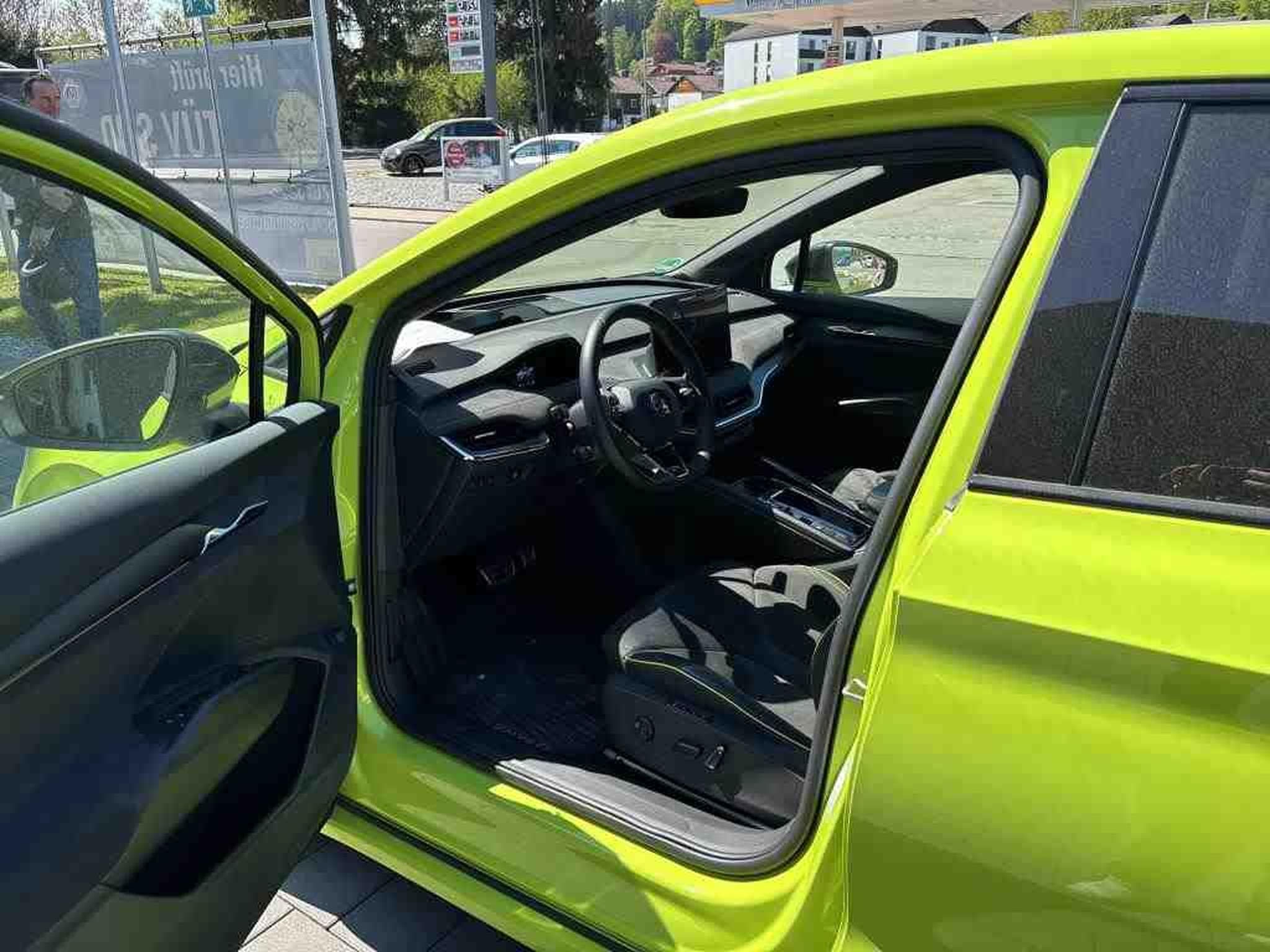 Skoda Enyaq RS Coupe 4x4 (2023) - Foto 11