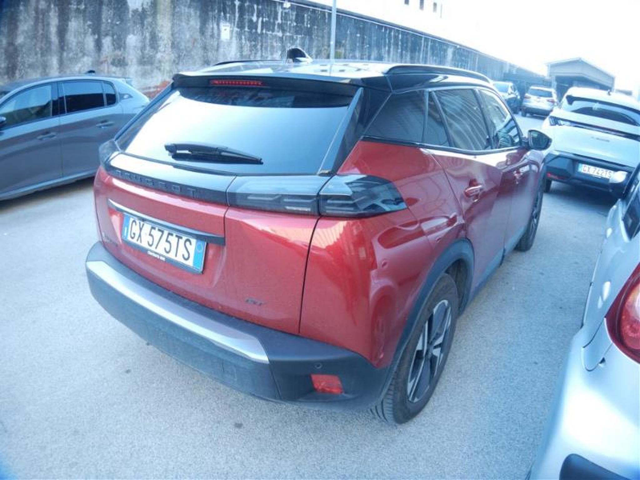 Peugeot E-2008 GT (2025) - Photo 4