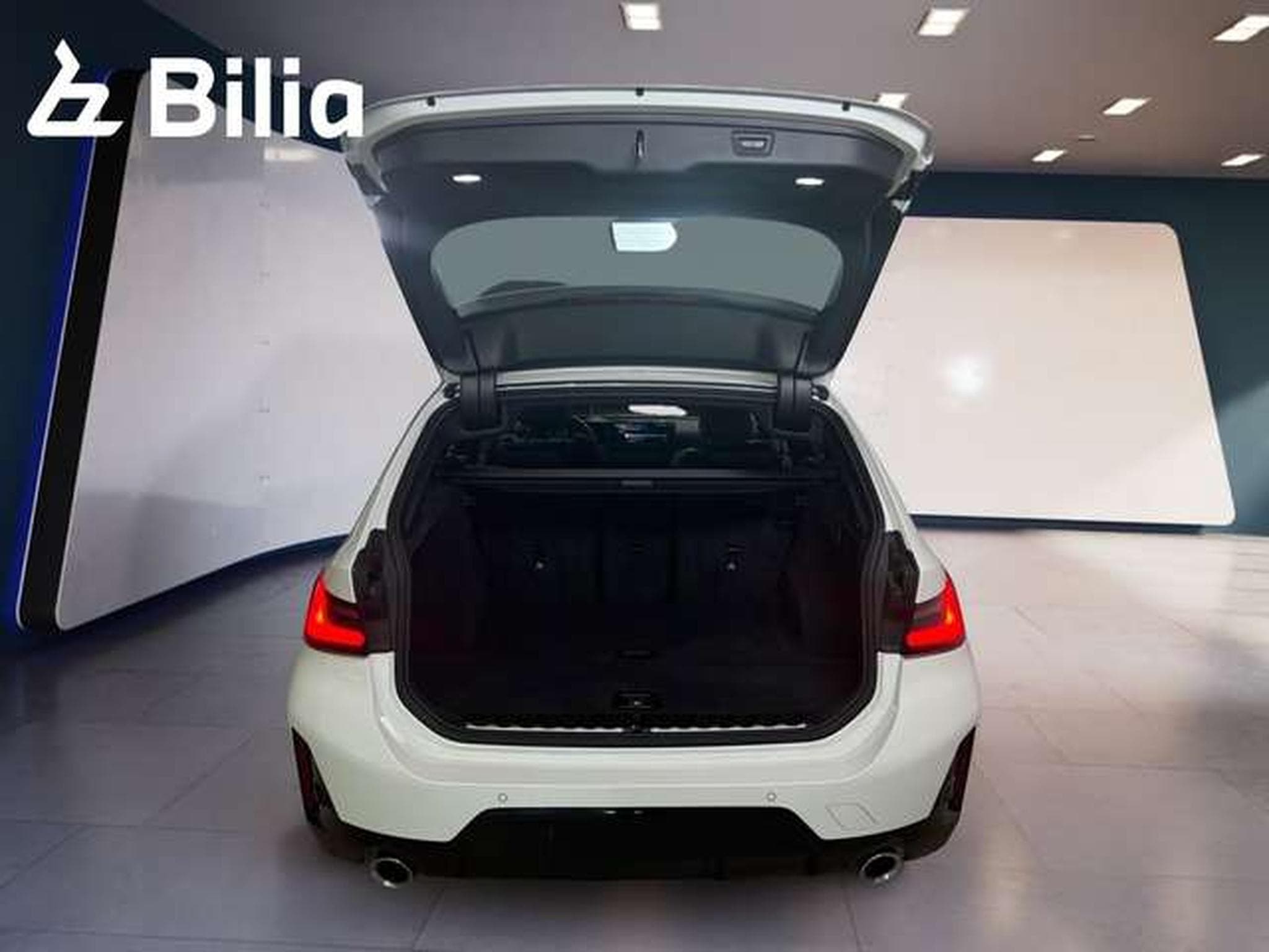 BMW 330 d xDrive M Sportpaket Head-Up HK HiFi DAB (2025) - Foto 10