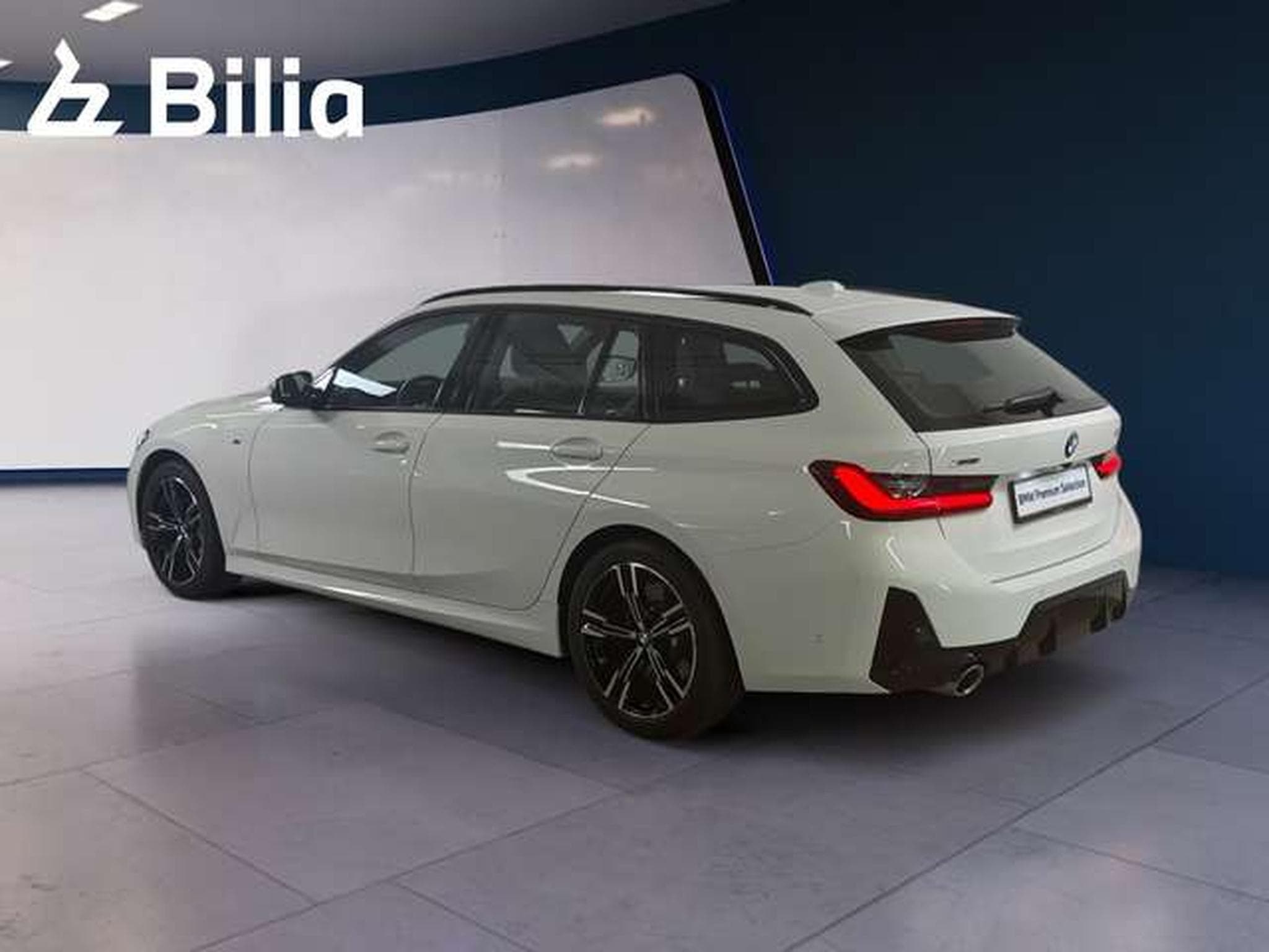 BMW 330 d xDrive M Sportpaket Head-Up HK HiFi DAB (2025) - Foto 4