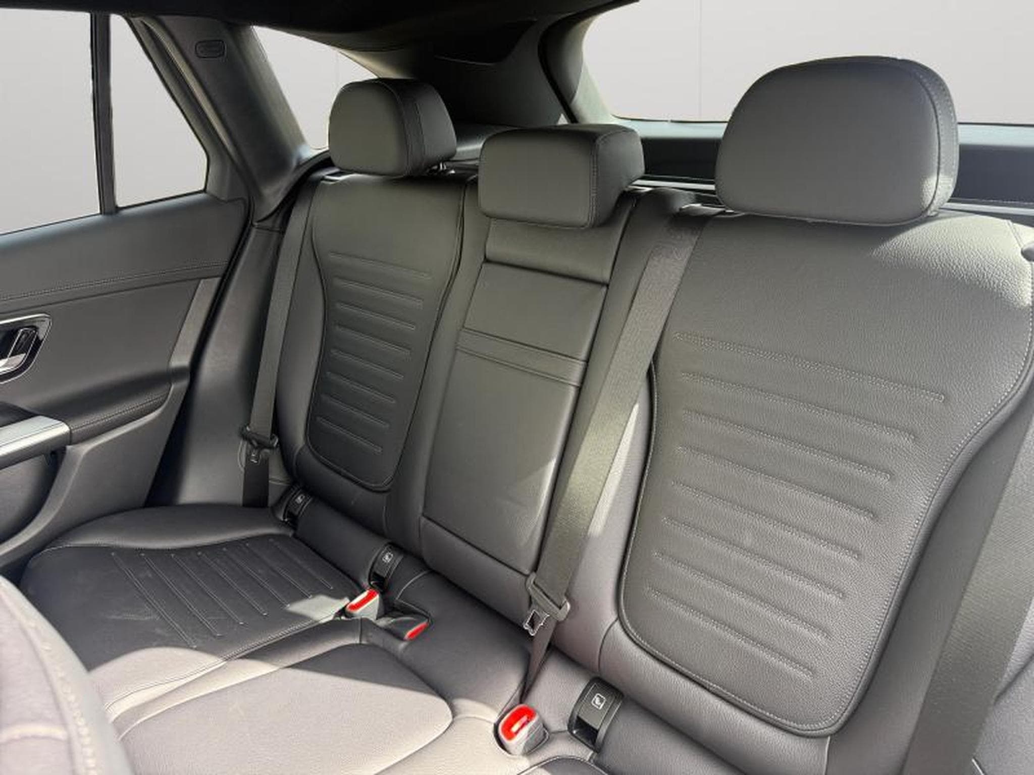 Mercedes GLC 220 d 4MATIC AMG LINE / Premium + / Diesel (2025) - Photo 11