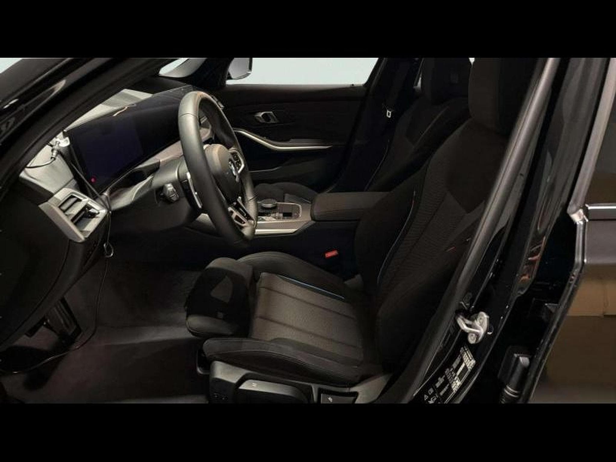 BMW 330 PACK M (2025) - Foto 6