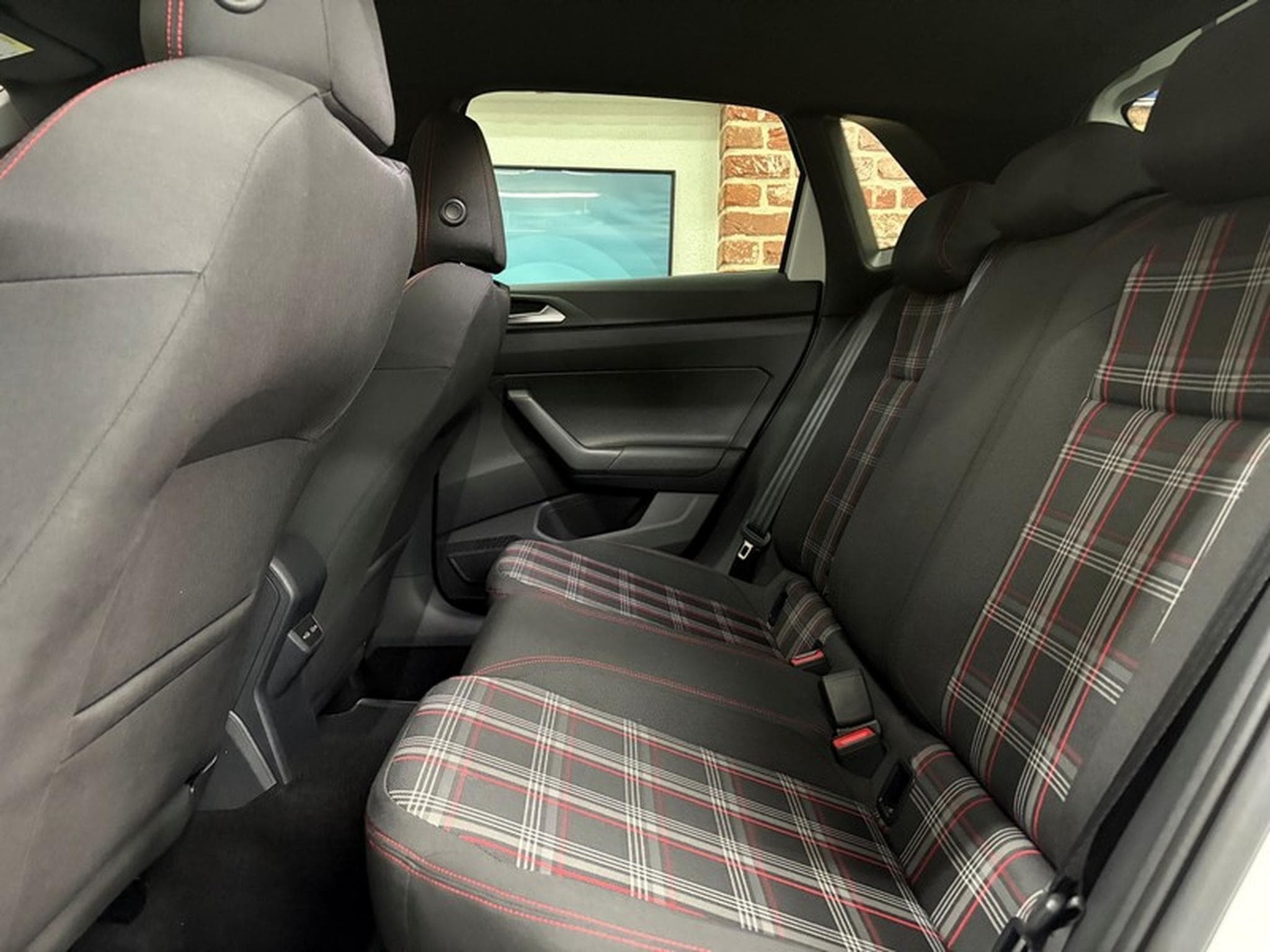 VW Polo Polo 2.0 TSI 200cv DSG GTI (2020) - Photo 6