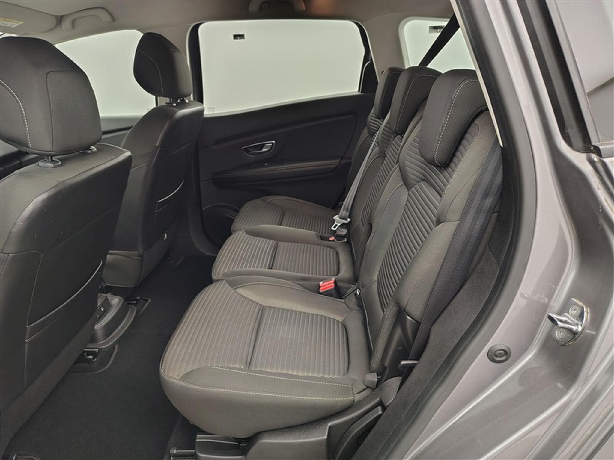 Renault Scenic 1.5 dCi Energy ZEN 7pl. NAVI / PDC AR / KEYLESS (2018) - Photo 13
