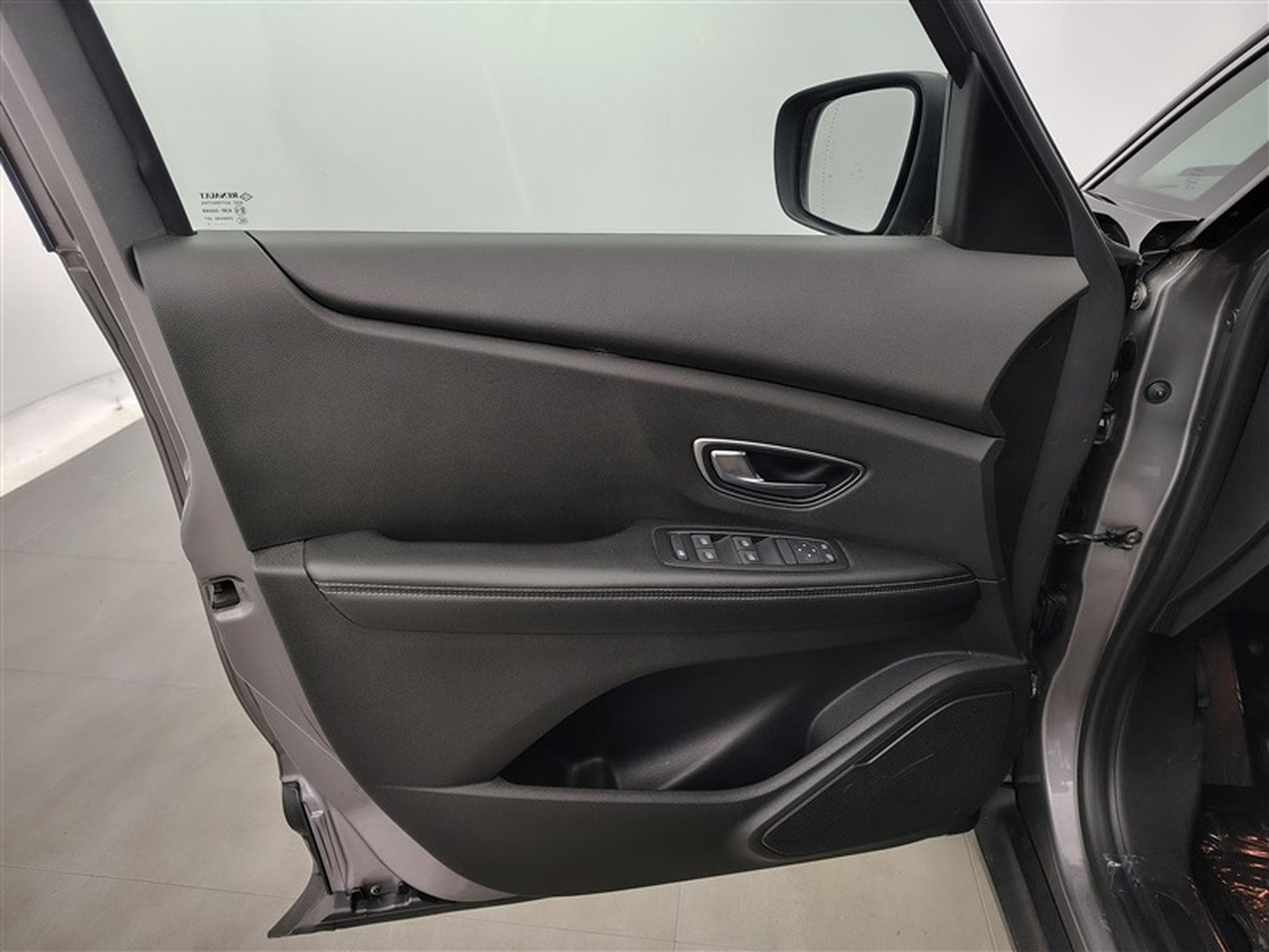 Renault Scenic 1.5 dCi Energy ZEN 7pl. NAVI / PDC AR / KEYLESS (2018) - Photo 17