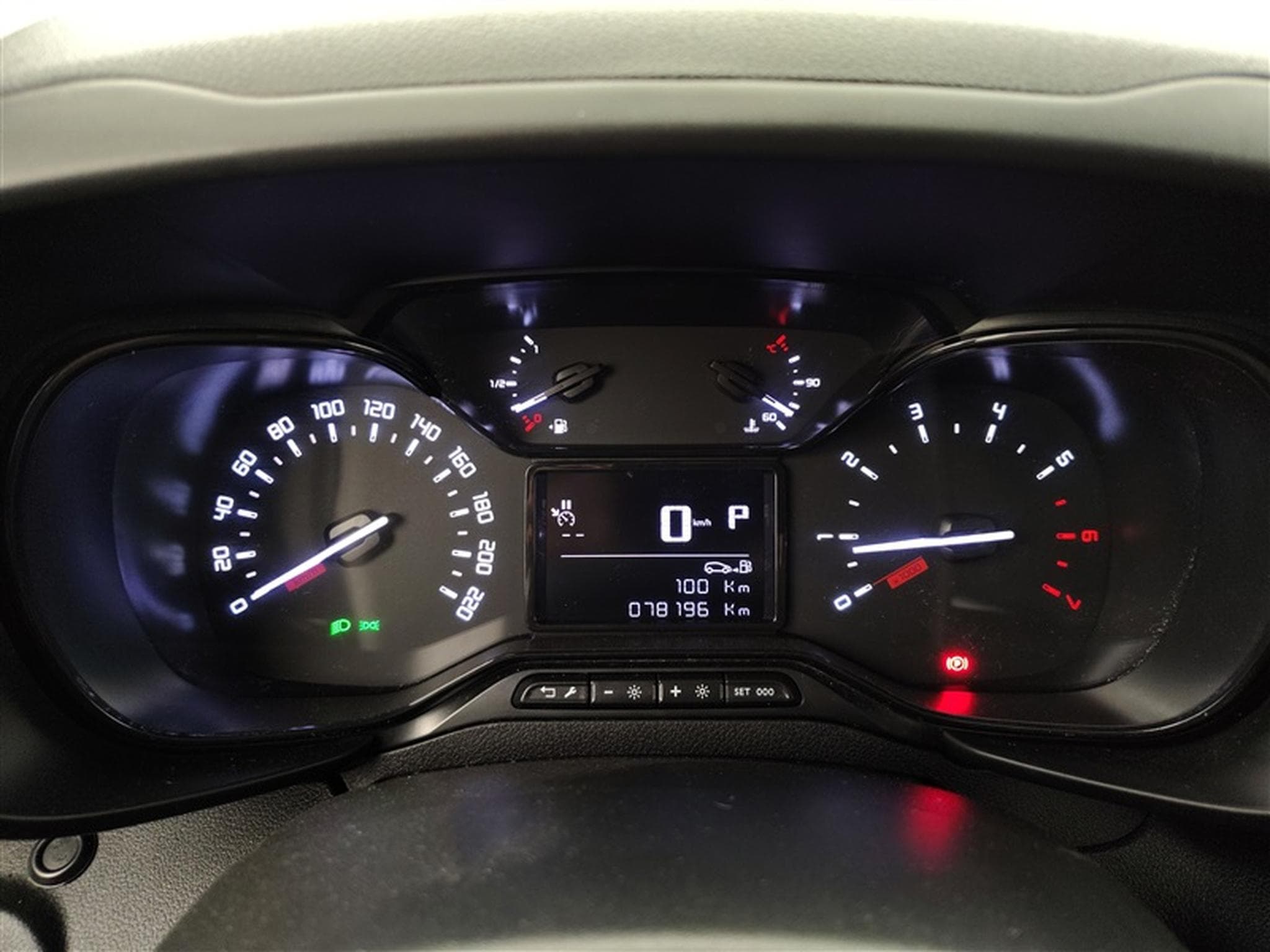 Citroen Berlingo 1.2 PureTech 130Cv EAT8 Worker 3PL / NAVI / CAMERA / CARPLAY (2020) - Photo 10