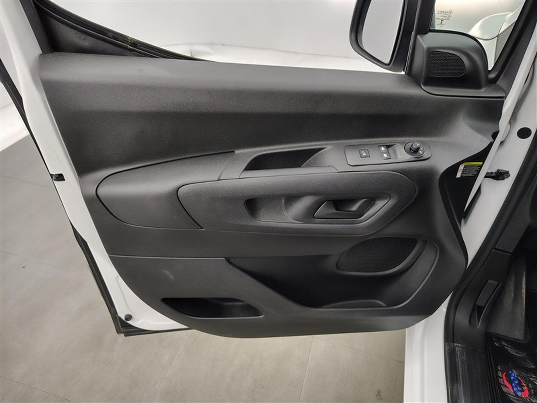 Citroen Berlingo 1.2 PureTech 130Cv EAT8 Worker 3PL / NAVI / CAMERA / CARPLAY (2020) - Photo 17