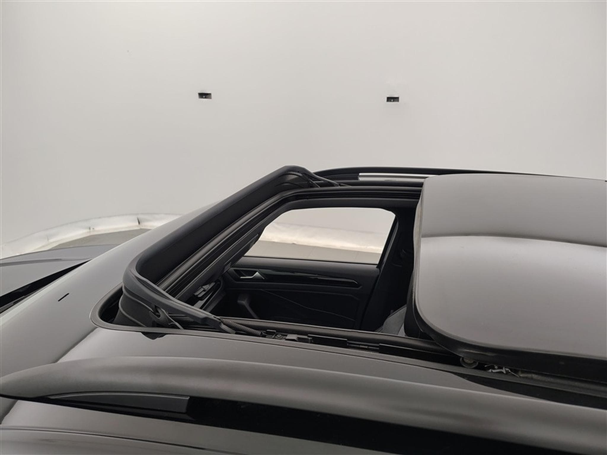 VW T-Roc R-line Ultimate Black (2026) - Photo 19