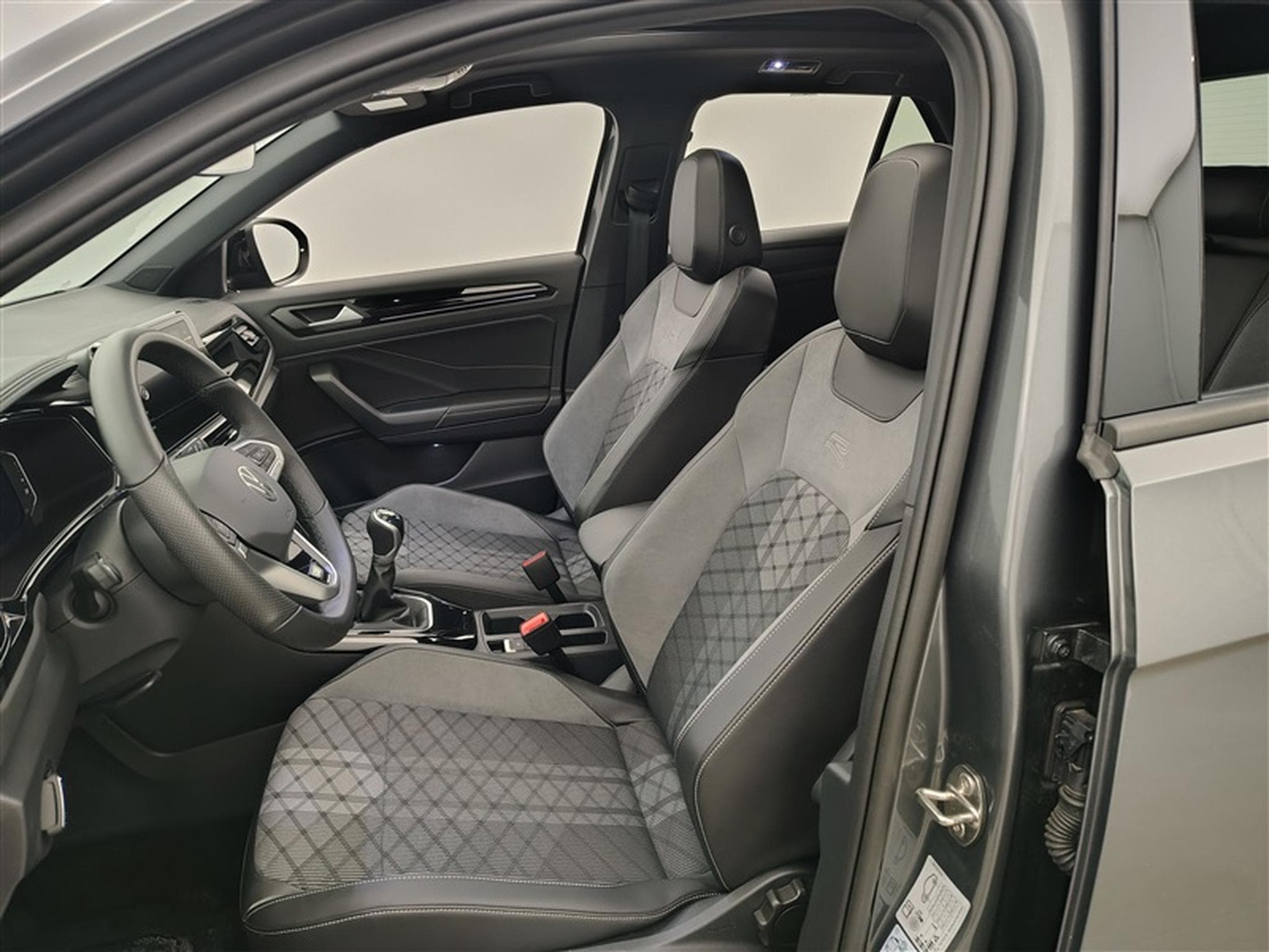 VW T-Roc R-line Ultimate Black (2026) - Photo 7