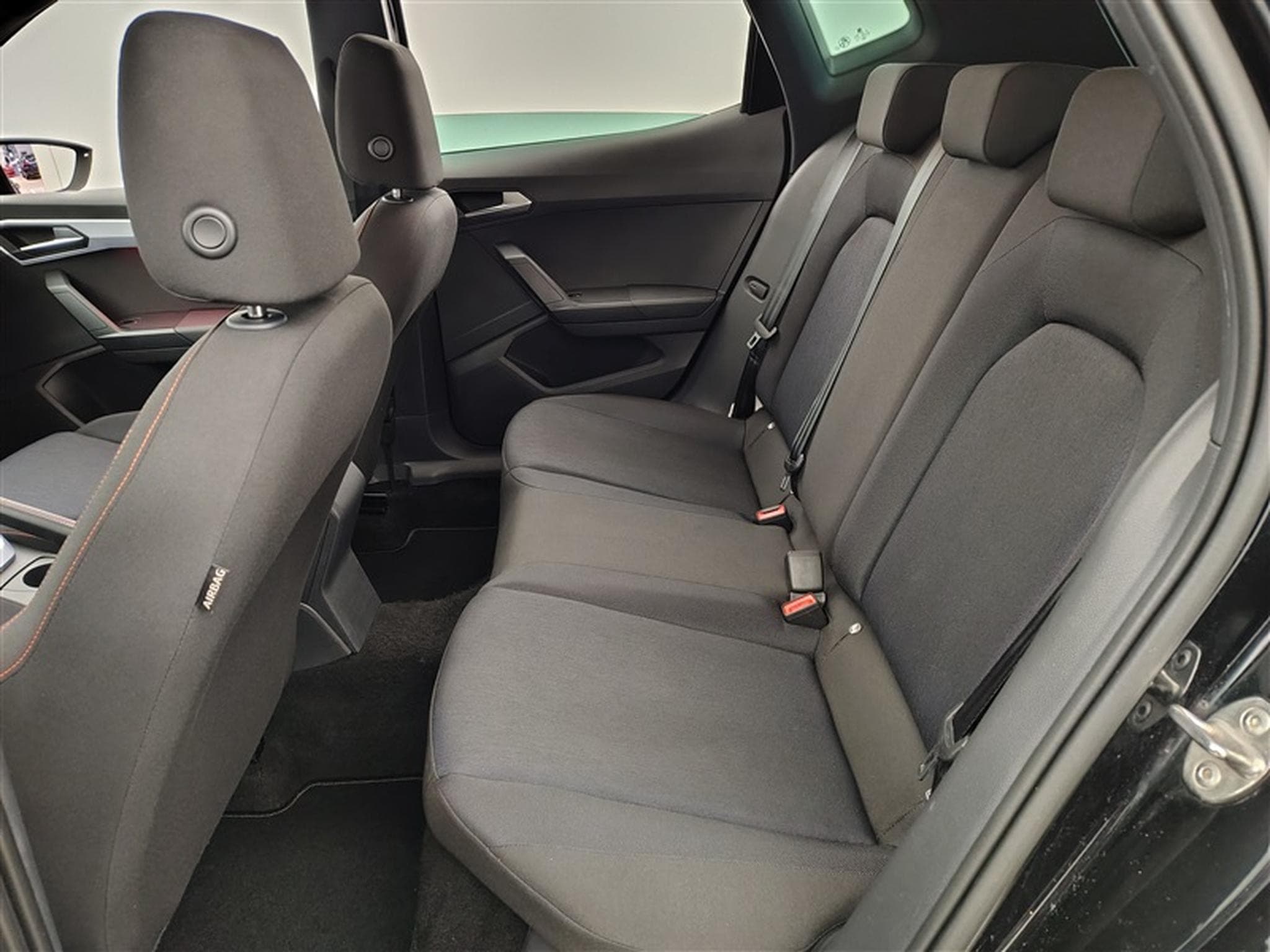 Seat Arona 1.0 TSI FR DSG  NAVI / CARPLAY / FULL LED (2024) - Photo 13