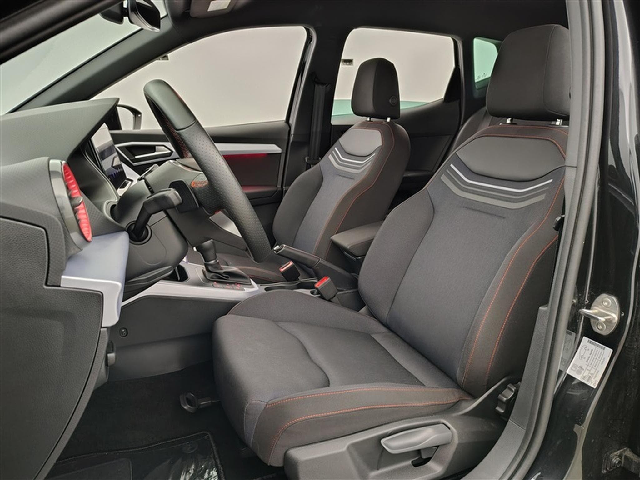 Seat Arona 1.0 TSI FR DSG  NAVI / CARPLAY / FULL LED (2024) - Photo 7